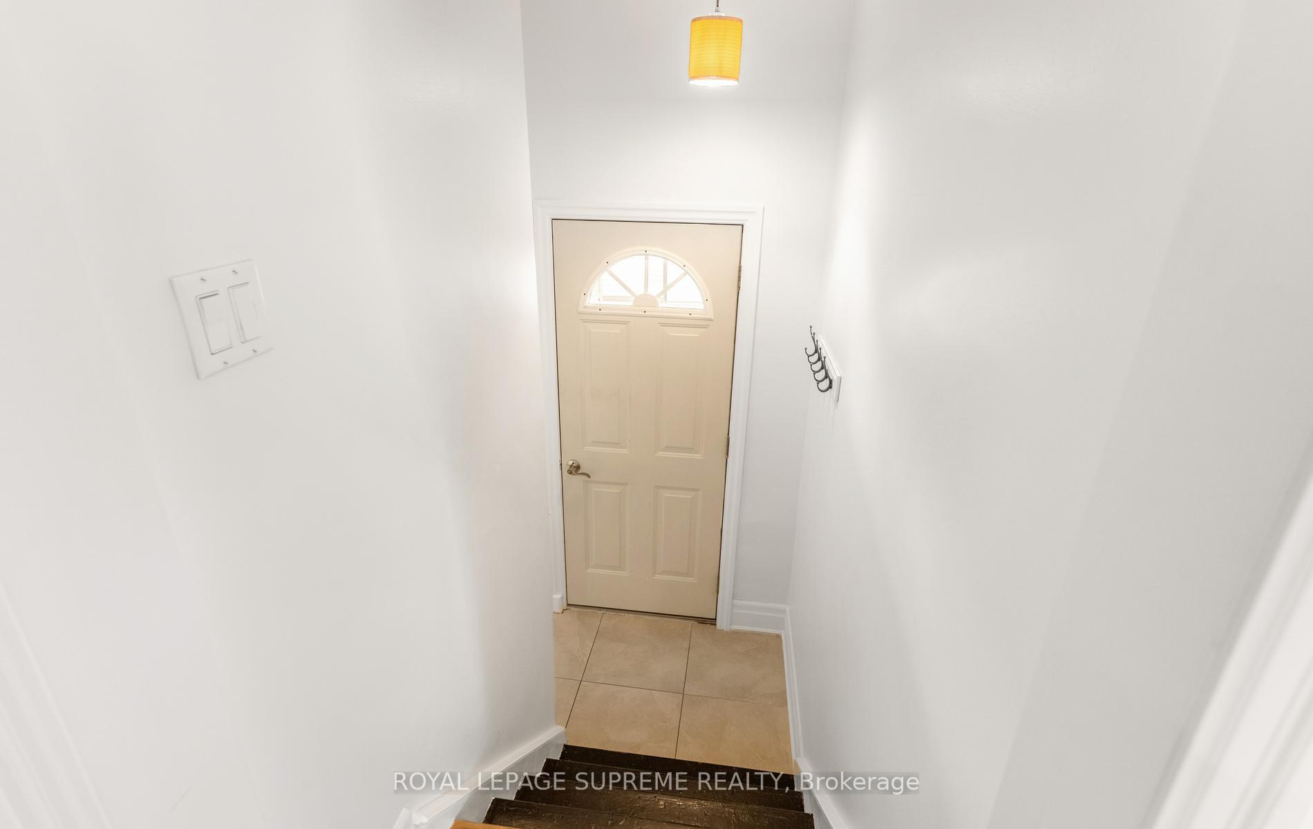 Photo 25 of 54 East Drive, Toronto, Rockcliffe-Smythe — HOMEH