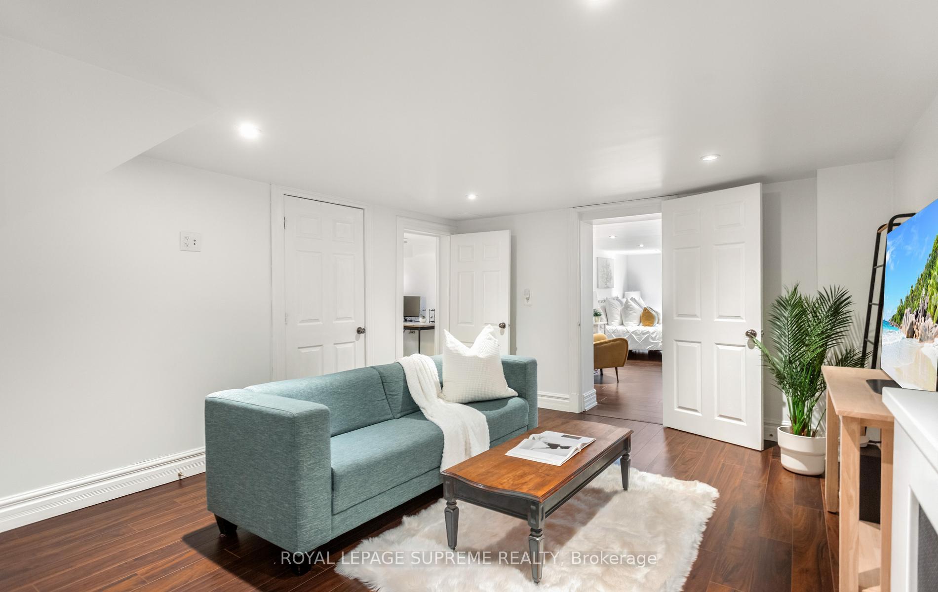 Photo 26 of 54 East Drive, Toronto, Rockcliffe-Smythe — HOMEH