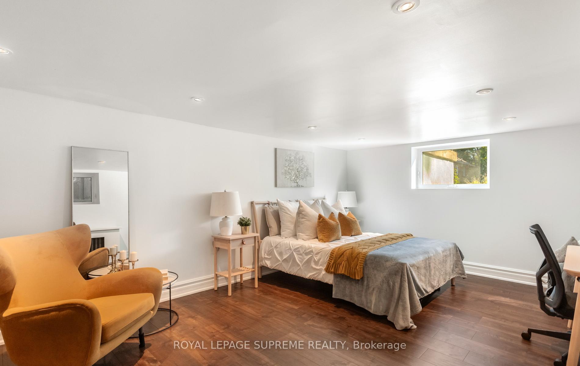 Photo 30 of 54 East Drive, Toronto, Rockcliffe-Smythe — HOMEH