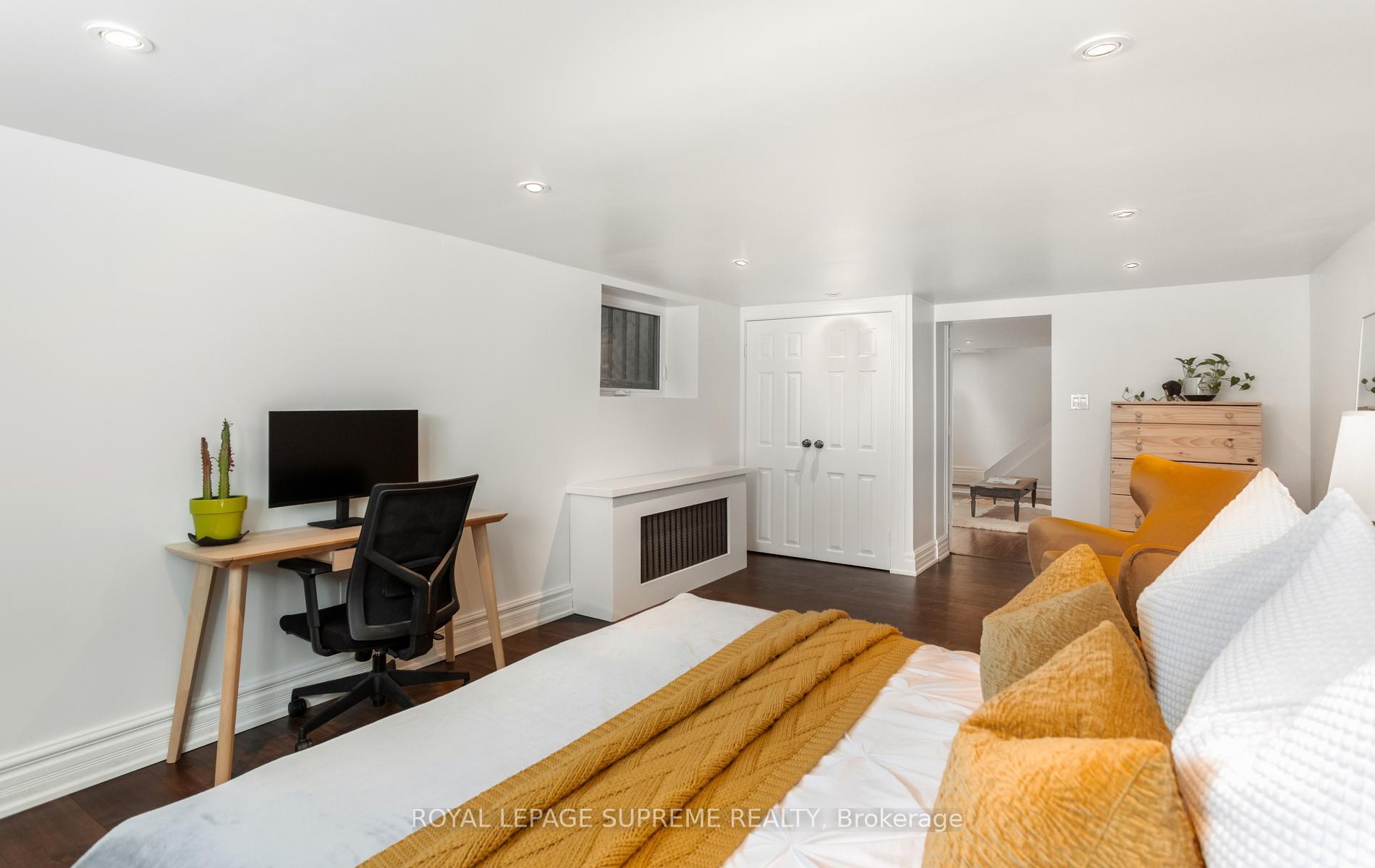 Photo 32 of 54 East Drive, Toronto, Rockcliffe-Smythe — HOMEH