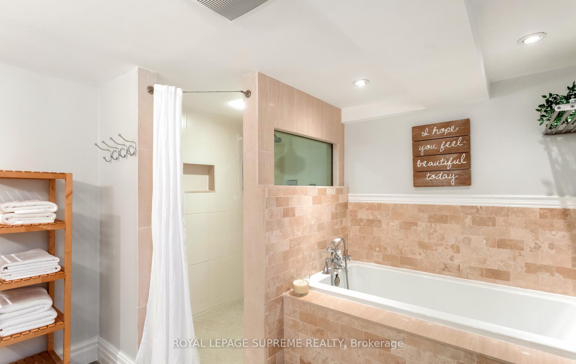 Photo 36 of 54 East Drive, Toronto, Rockcliffe-Smythe — HOMEH