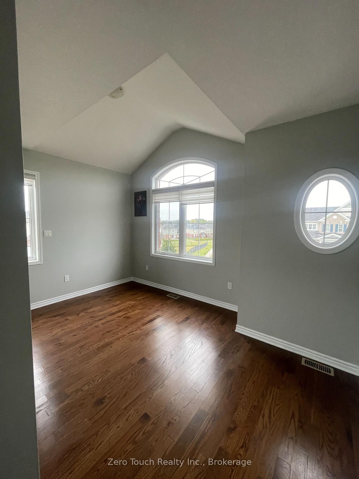 Photo 8 of 127 Watermill Street W, Kitchener, Doon South — HOMEH