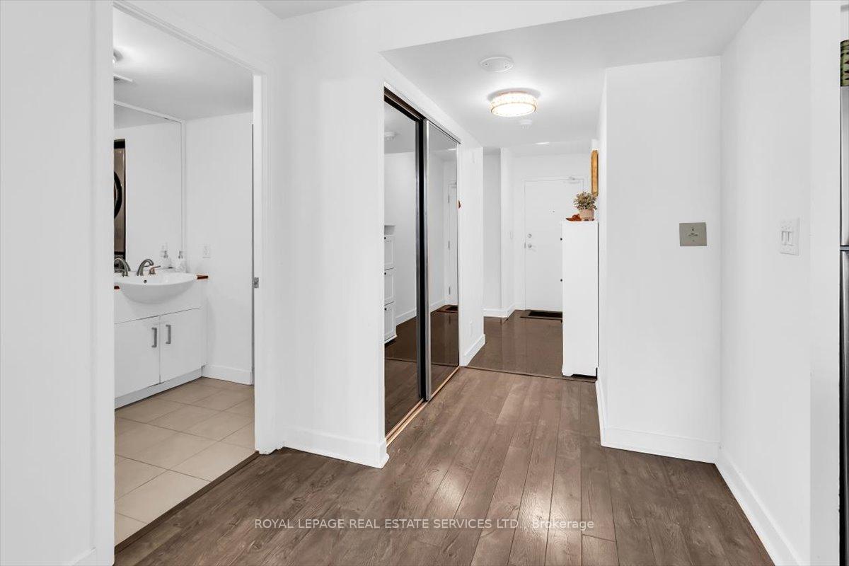 Photo 4 of Unit 911, 397 Front Street W, Toronto, Waterfront Communities — HOMEH