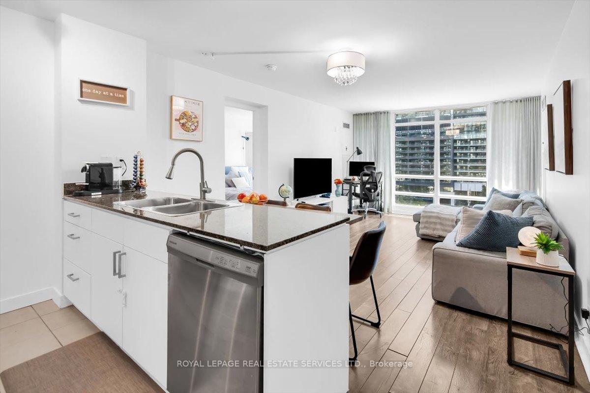 Photo 6 of Unit 911, 397 Front Street W, Toronto, Waterfront Communities — HOMEH