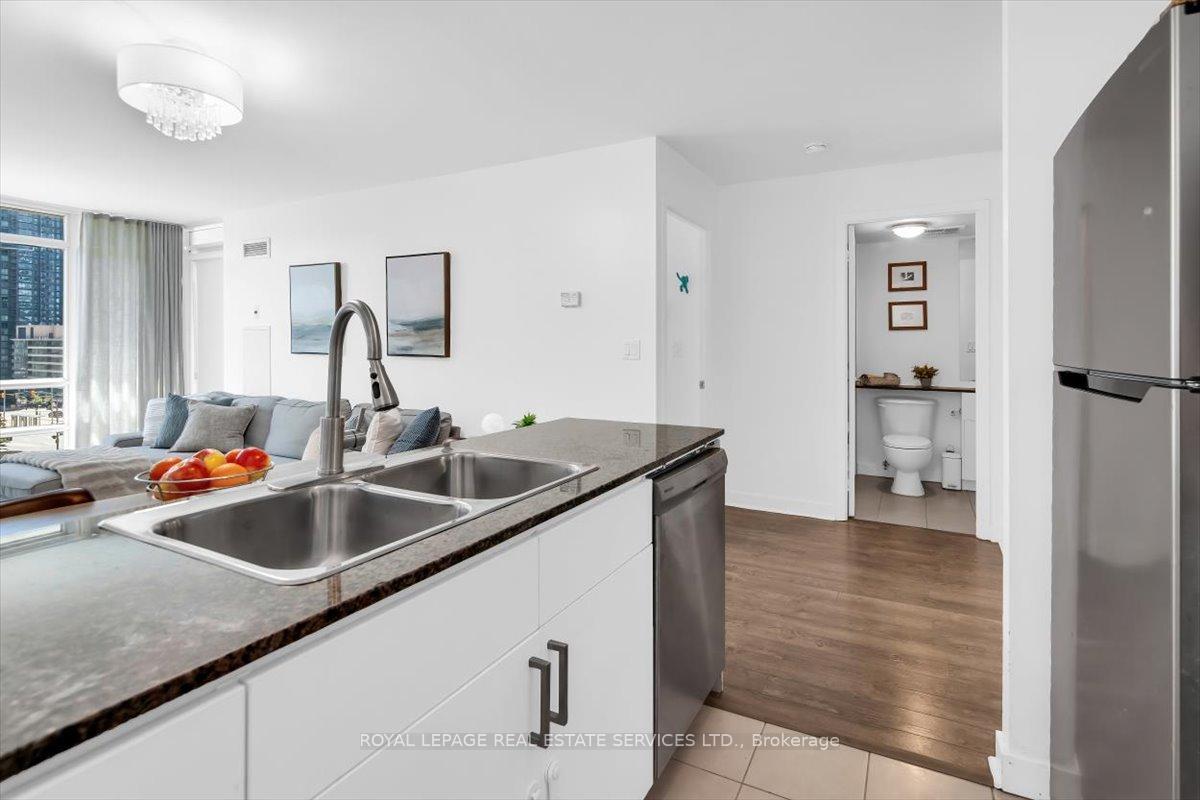 Photo 8 of Unit 911, 397 Front Street W, Toronto, Waterfront Communities — HOMEH