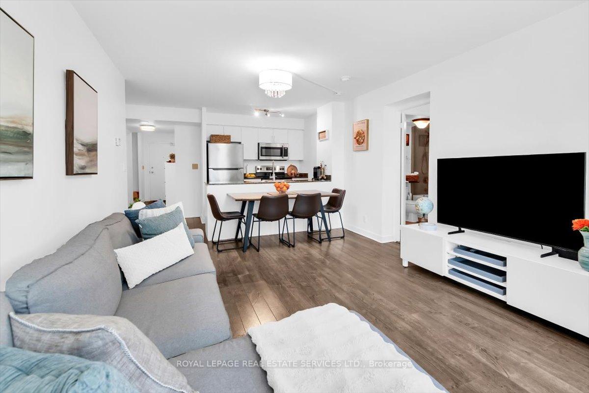 Photo 11 of Unit 911, 397 Front Street W, Toronto, Waterfront Communities — HOMEH