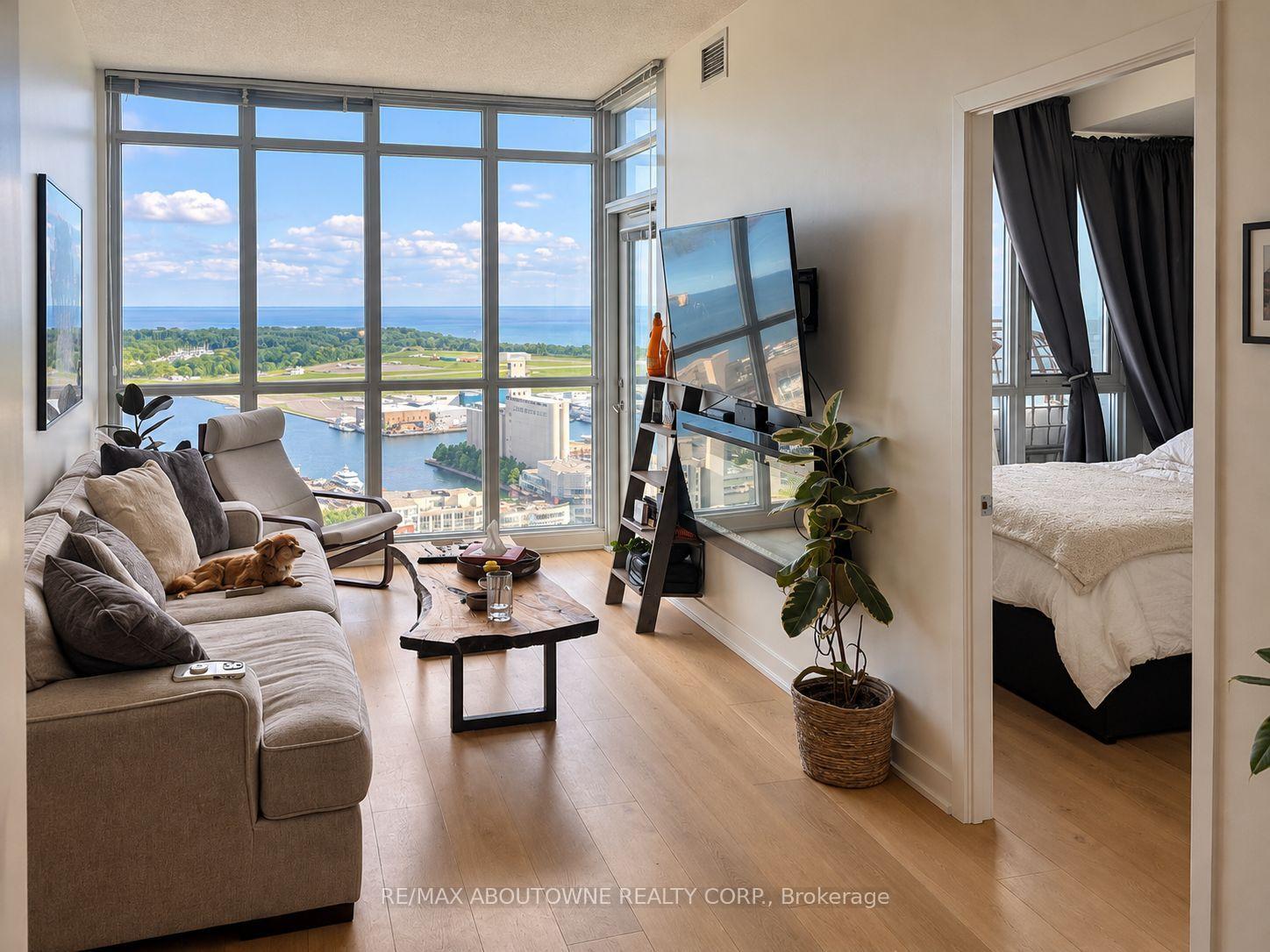 Photo 2 of Unit 3608, 15 Iceboat Terrace, Toronto, Waterfront Communities — HOMEH