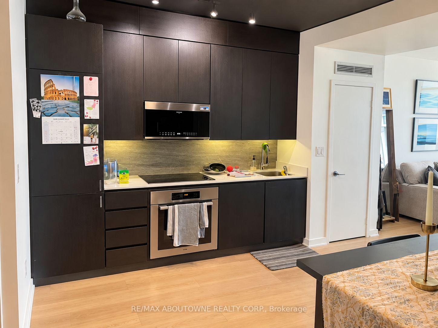 Photo 4 of Unit 3608, 15 Iceboat Terrace, Toronto, Waterfront Communities — HOMEH