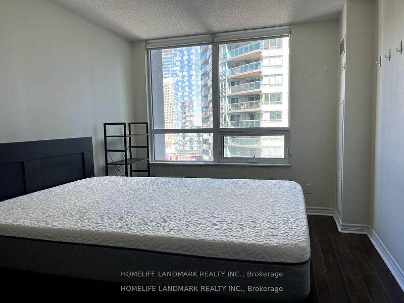 Photo 10 of Unit 1706, 19 Grand Trunk Crescent, Toronto, Waterfront Communities — HOMEH