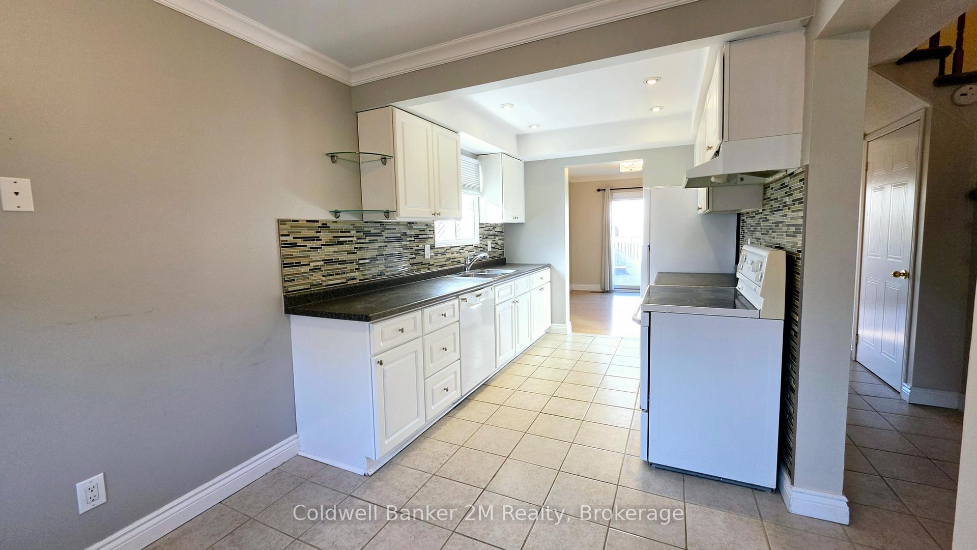 Photo 7 of 852 Attersley Drive, Oshawa, Pinecrest — HOMEH