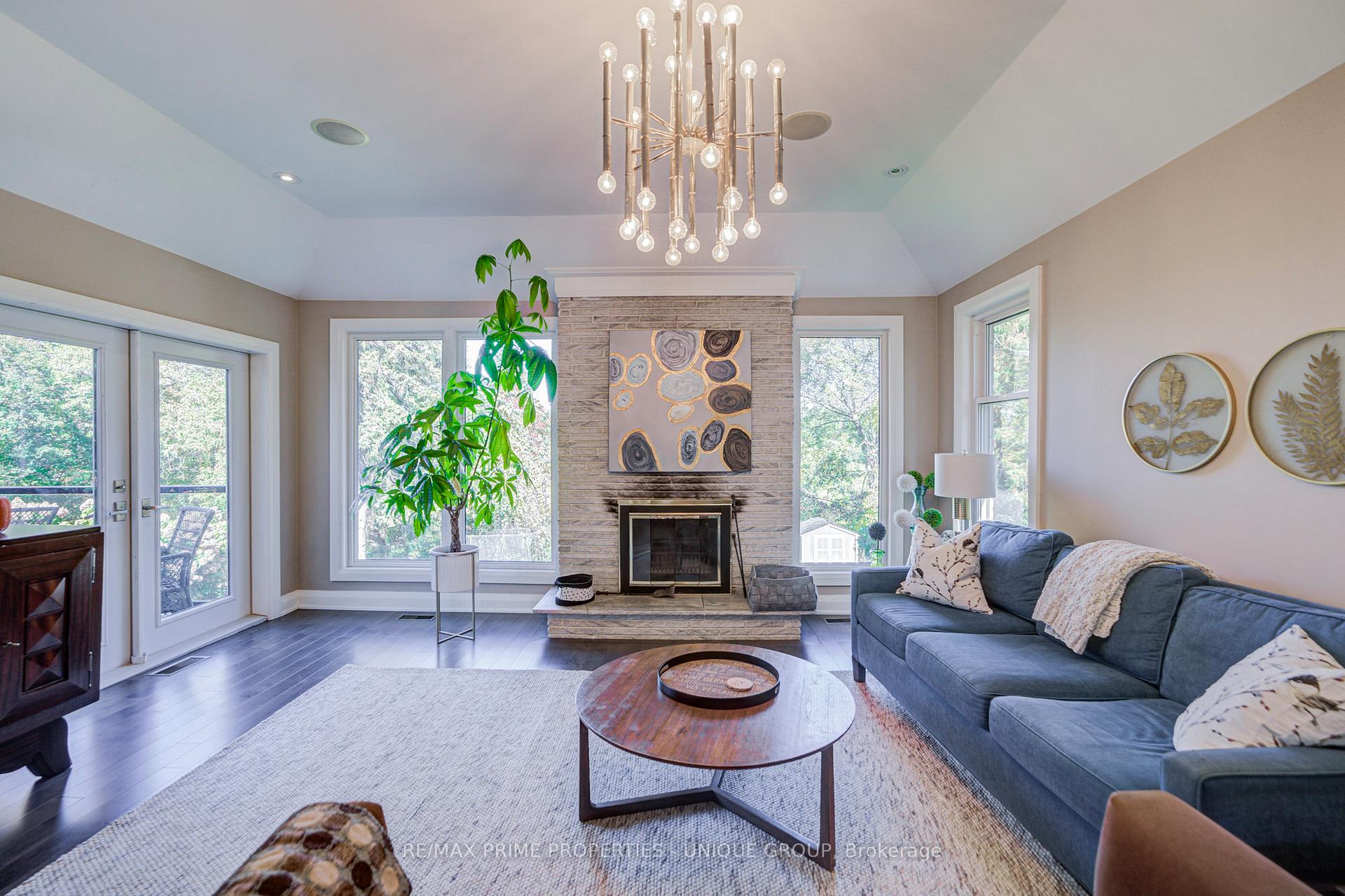 Photo 10 of 24 Cedarbank Crescent, North York, Banbury-Don Mills — HOMEH