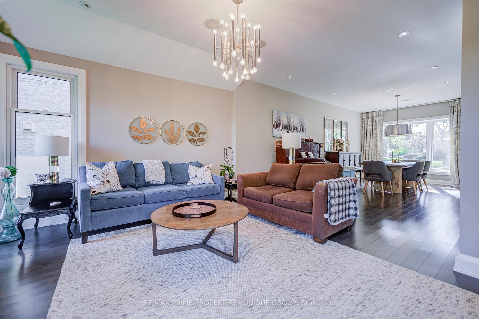 Photo 11 of 24 Cedarbank Crescent, North York, Banbury-Don Mills — HOMEH