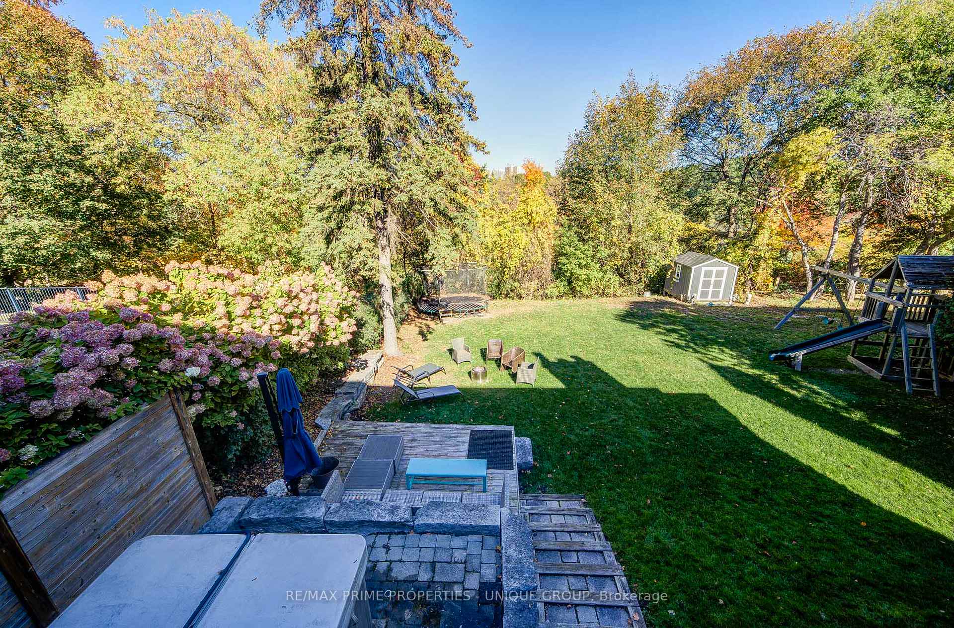 Photo 14 of 24 Cedarbank Crescent, North York, Banbury-Don Mills — HOMEH
