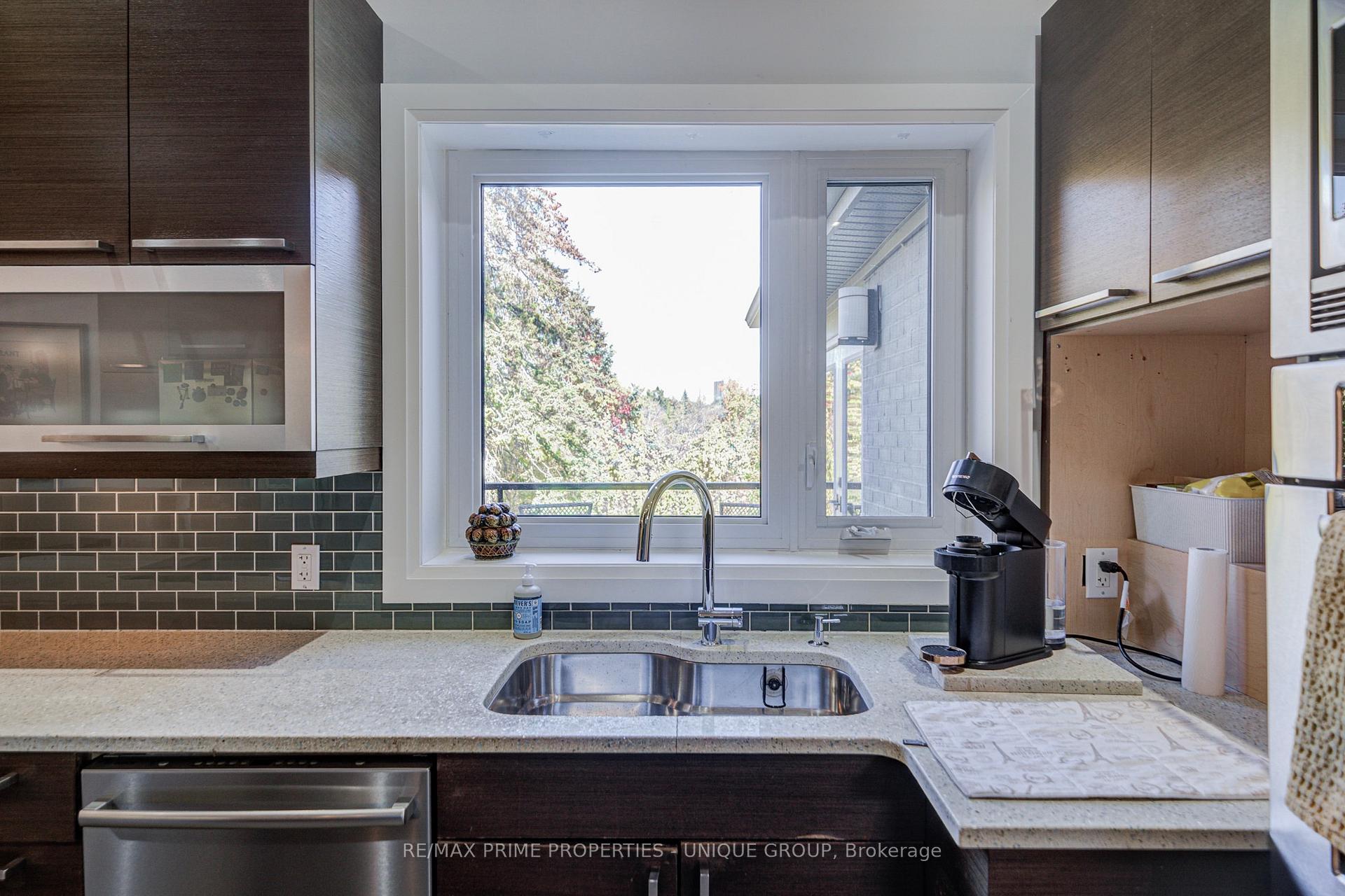 Photo 18 of 24 Cedarbank Crescent, North York, Banbury-Don Mills — HOMEH