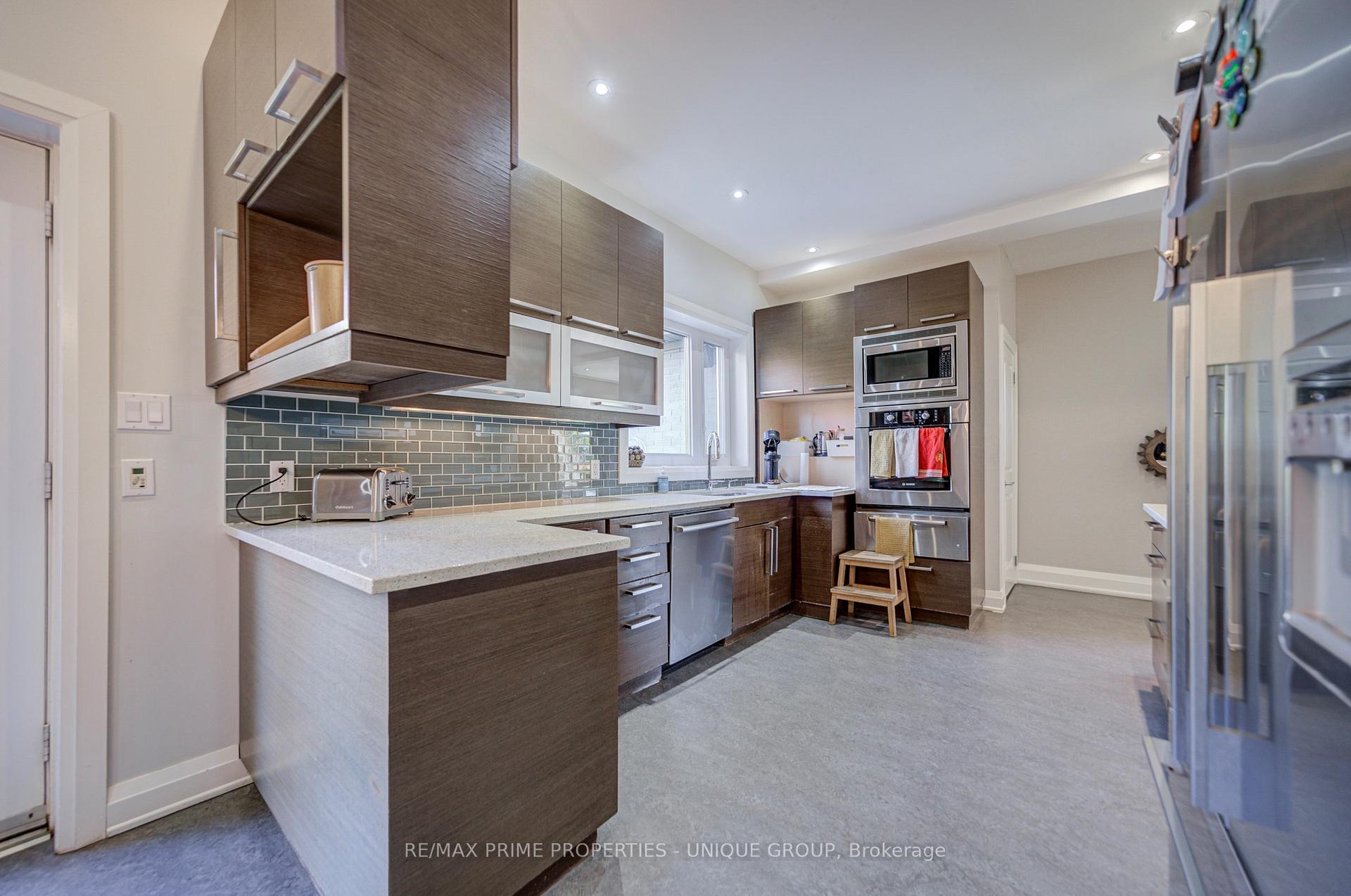 Photo 20 of 24 Cedarbank Crescent, North York, Banbury-Don Mills — HOMEH
