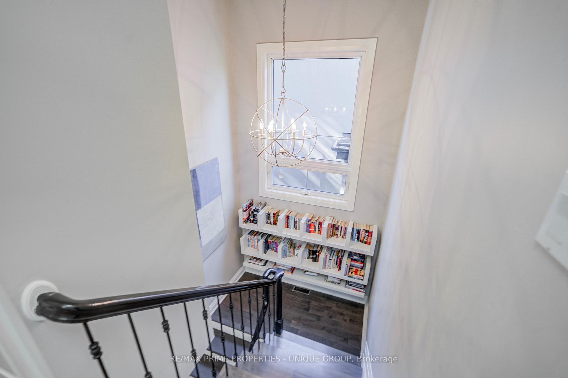 Photo 23 of 24 Cedarbank Crescent, North York, Banbury-Don Mills — HOMEH