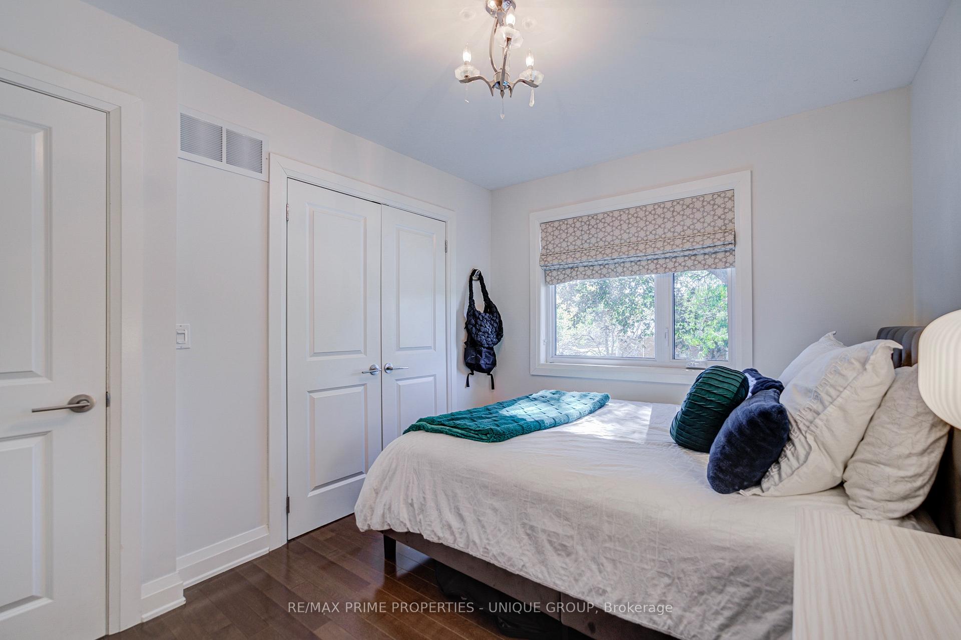 Photo 26 of 24 Cedarbank Crescent, North York, Banbury-Don Mills — HOMEH