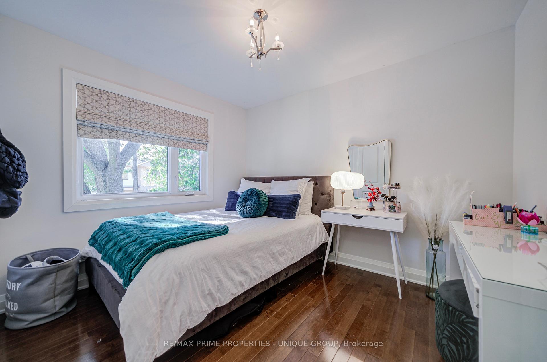 Photo 27 of 24 Cedarbank Crescent, North York, Banbury-Don Mills — HOMEH