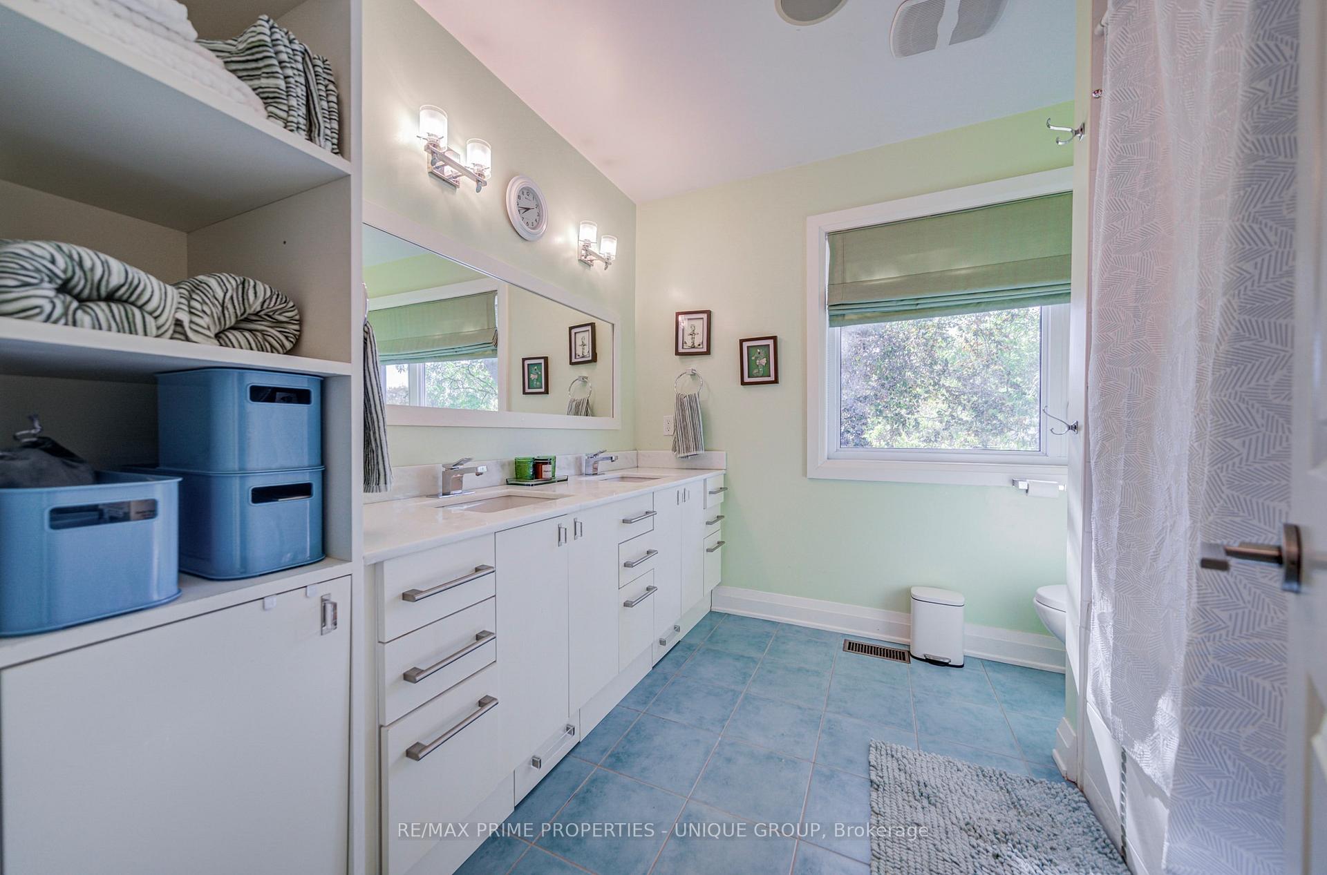Photo 28 of 24 Cedarbank Crescent, North York, Banbury-Don Mills — HOMEH