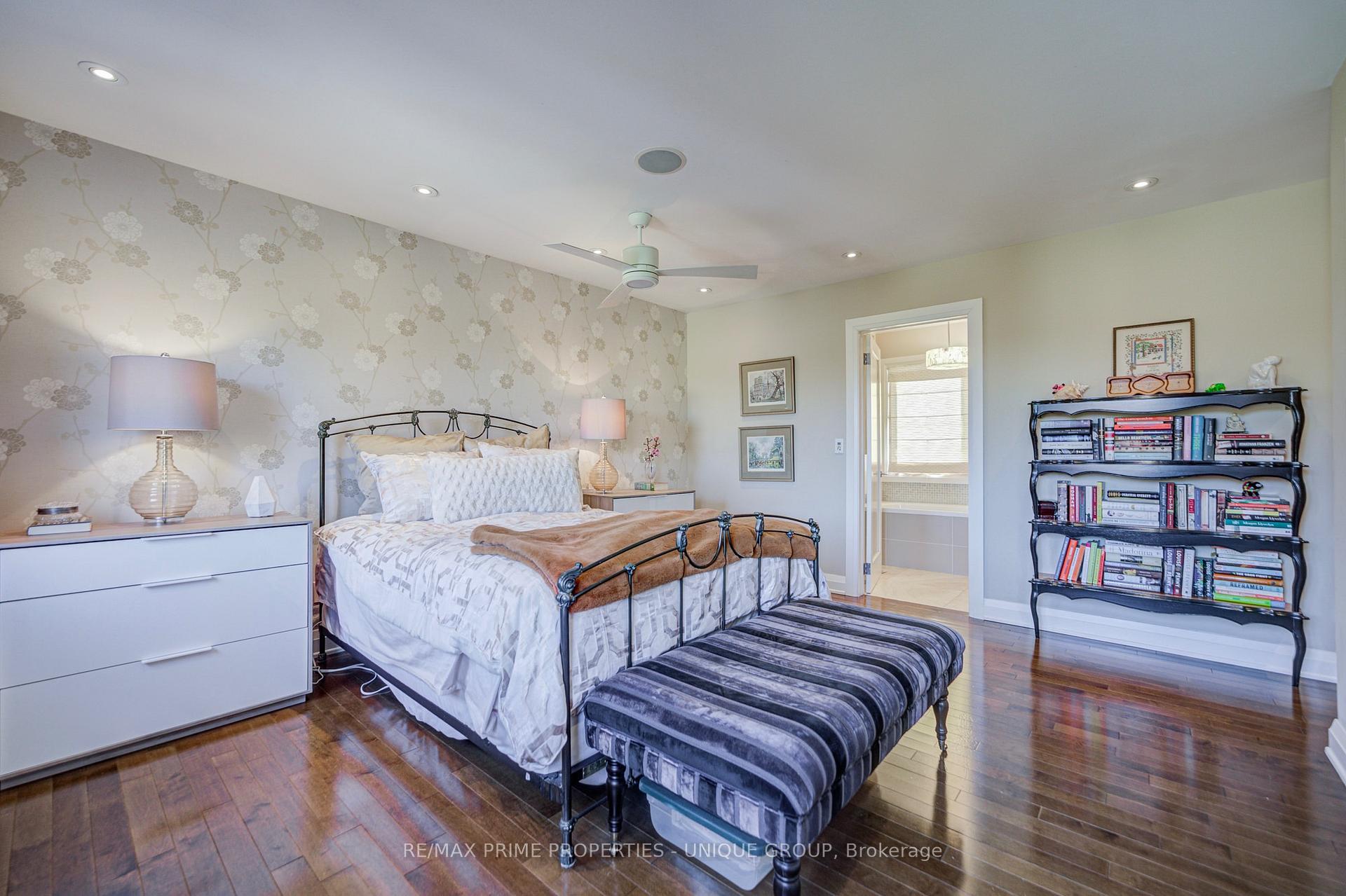 Photo 34 of 24 Cedarbank Crescent, North York, Banbury-Don Mills — HOMEH