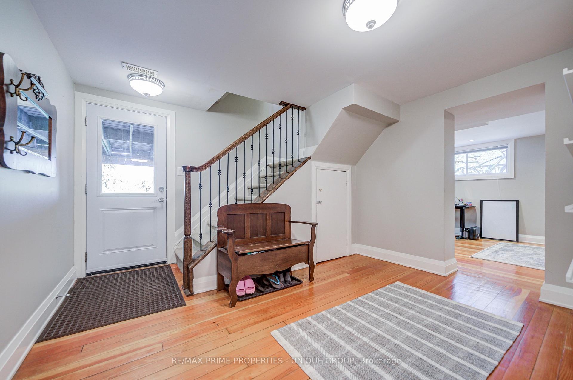 Photo 37 of 24 Cedarbank Crescent, North York, Banbury-Don Mills — HOMEH