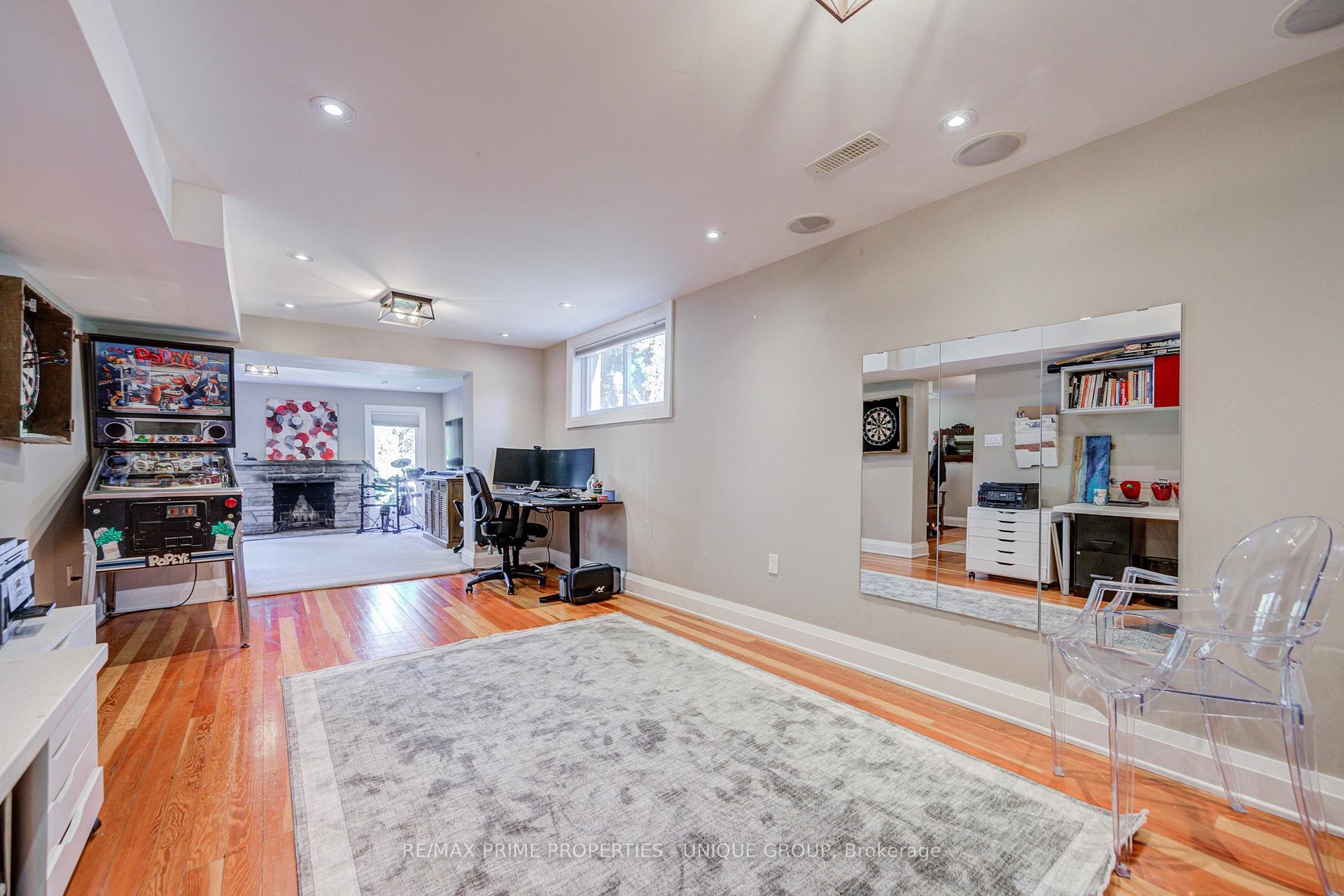 Photo 41 of 24 Cedarbank Crescent, North York, Banbury-Don Mills — HOMEH