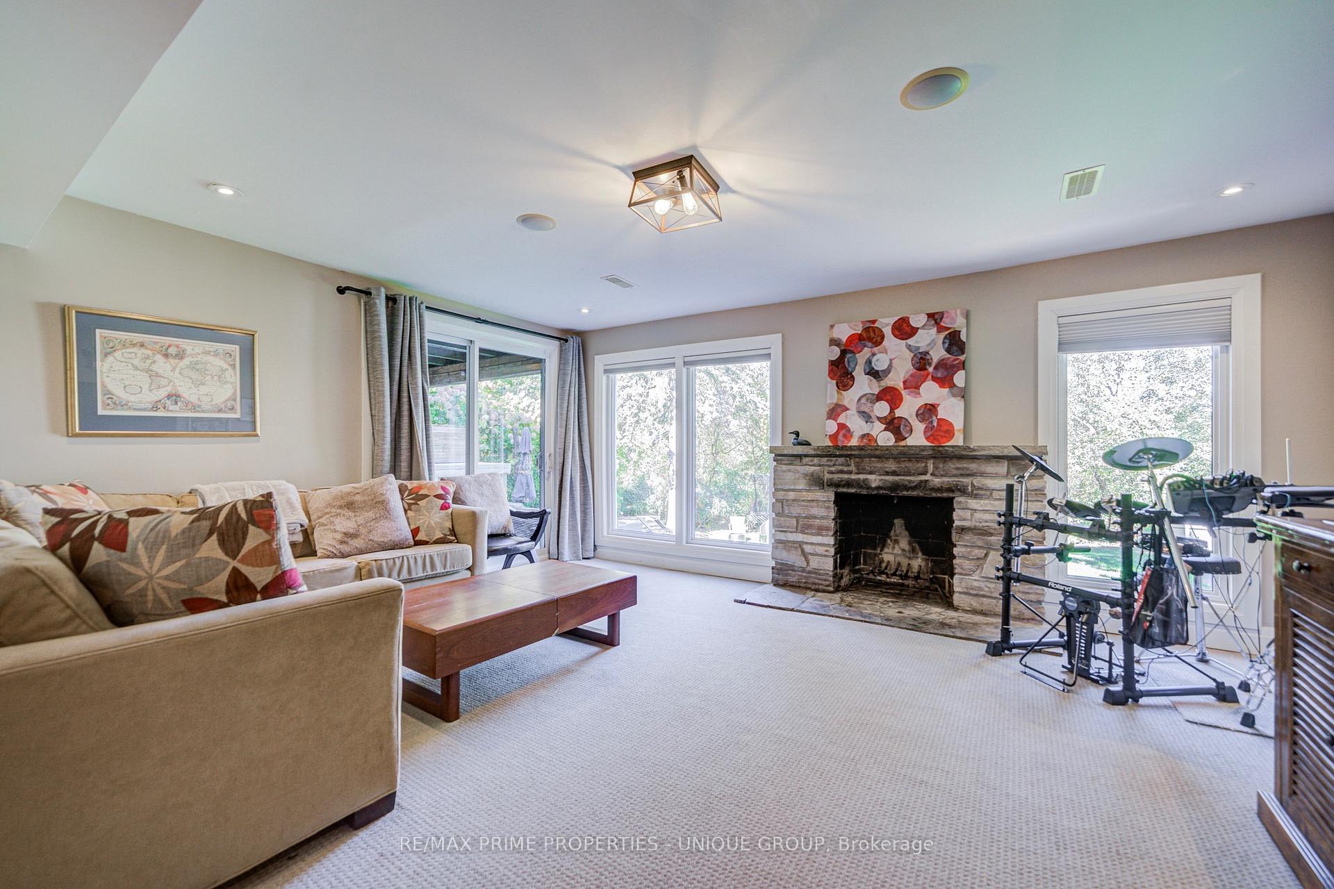 Photo 44 of 24 Cedarbank Crescent, North York, Banbury-Don Mills — HOMEH