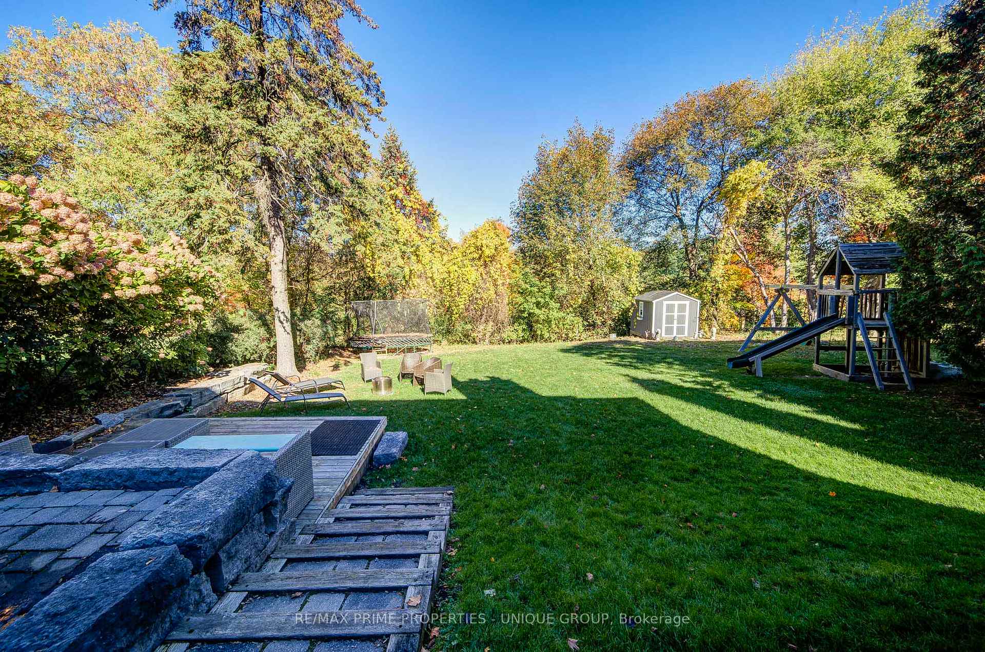 Photo 46 of 24 Cedarbank Crescent, North York, Banbury-Don Mills — HOMEH