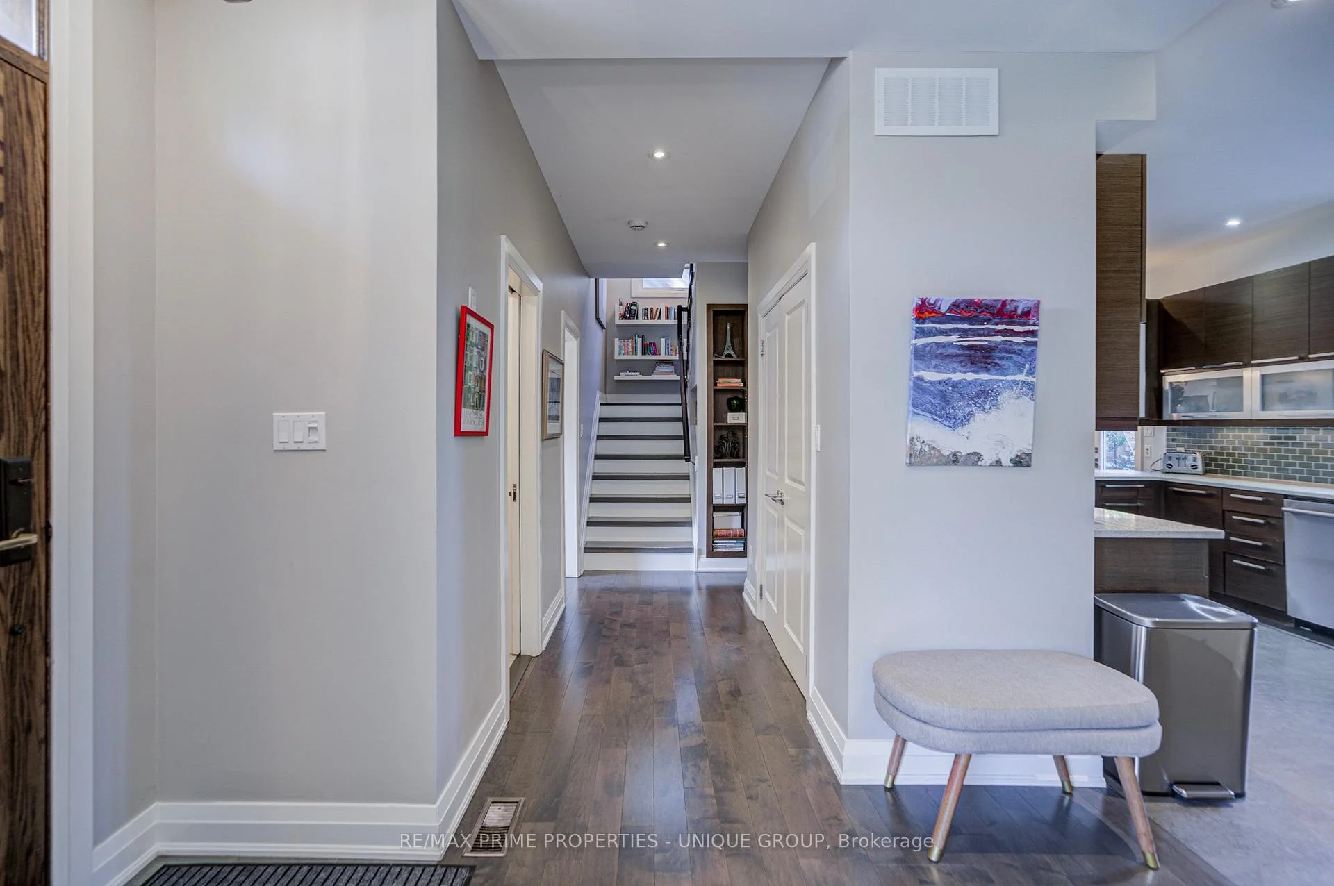 Photo 4 of 24 Cedarbank Crescent, North York, Banbury-Don Mills — HOMEH