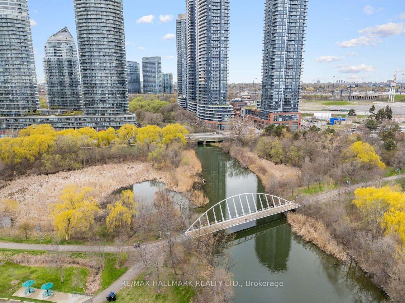 Photo 10 of Unit 707, 2267 Lakeshore Boulevard W, Etobicoke, Mimico — HOMEH