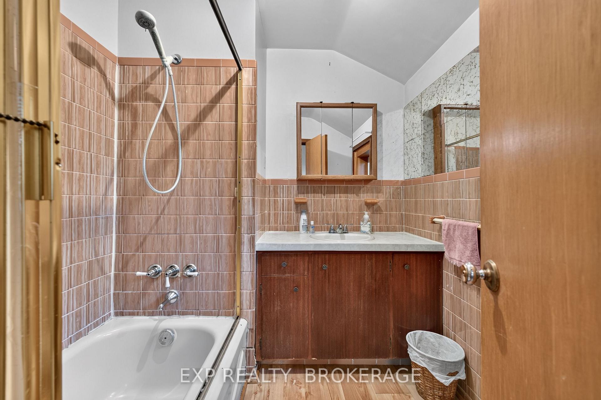 Photo 18 of 41 Cross Street, Frontenac Islands, Wolfe Island — HOMEH