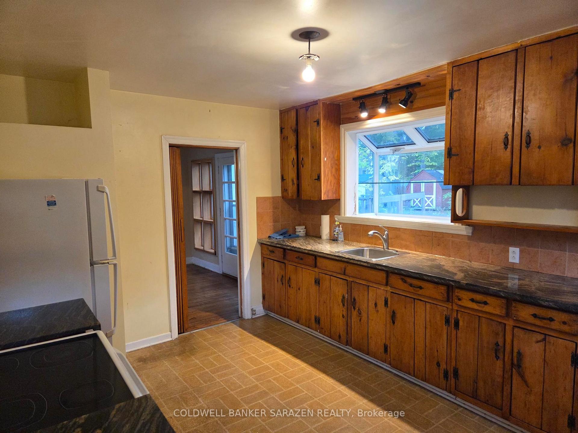 Photo 7 of 312 Cunningham Avenue E, Ottawa, Alta Vista/Faircrest Heights — HOMEH