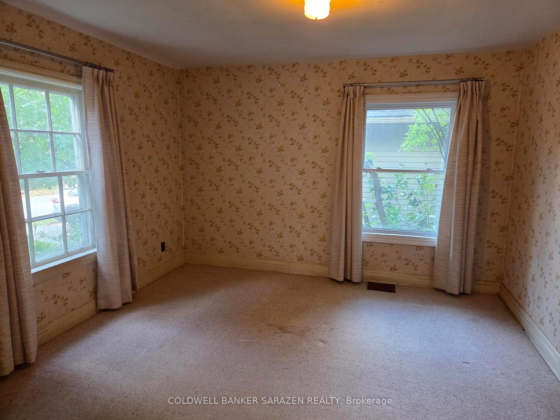 Photo 9 of 312 Cunningham Avenue E, Ottawa, Alta Vista/Faircrest Heights — HOMEH