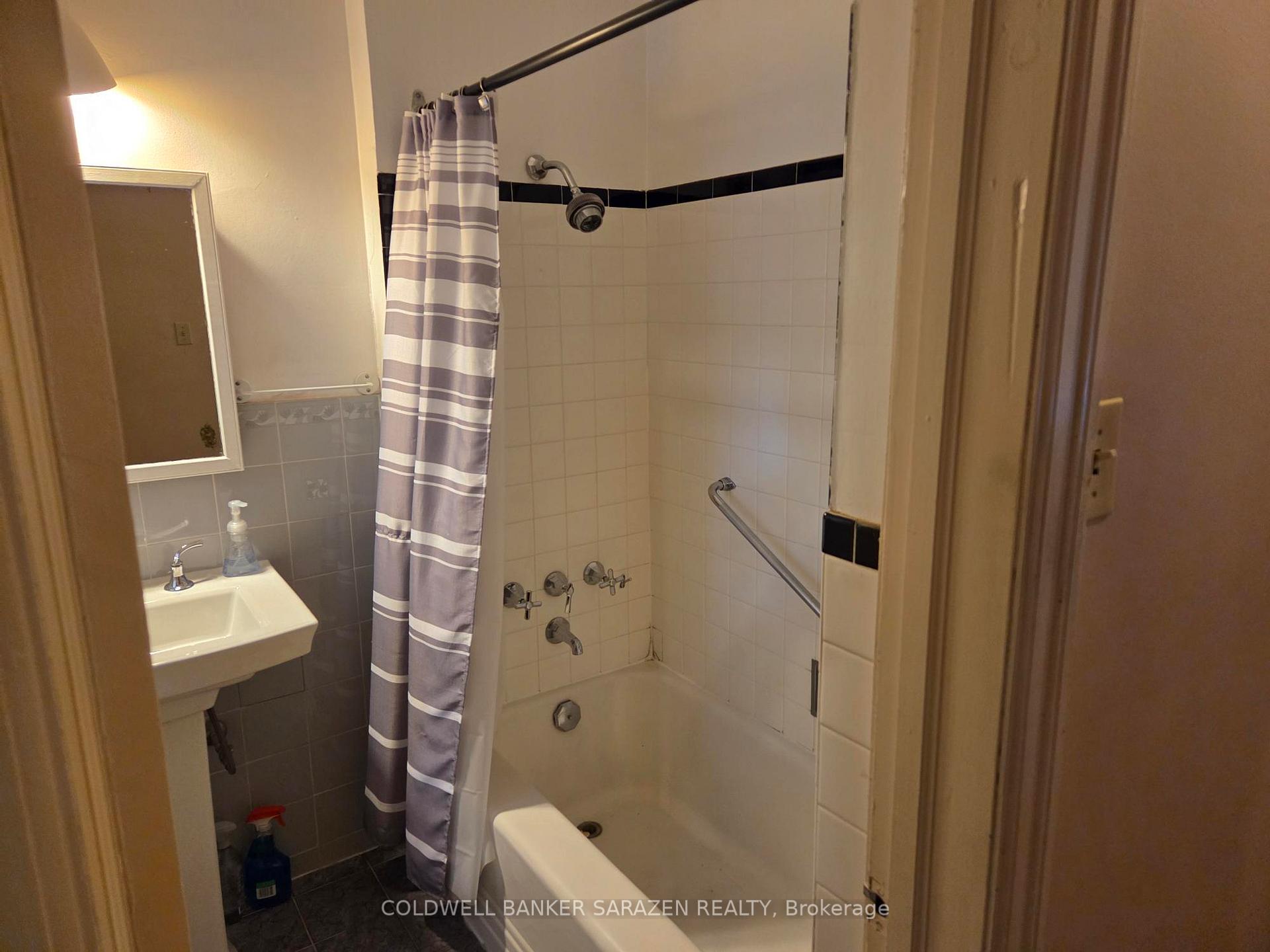 Photo 11 of 312 Cunningham Avenue E, Ottawa, Alta Vista/Faircrest Heights — HOMEH