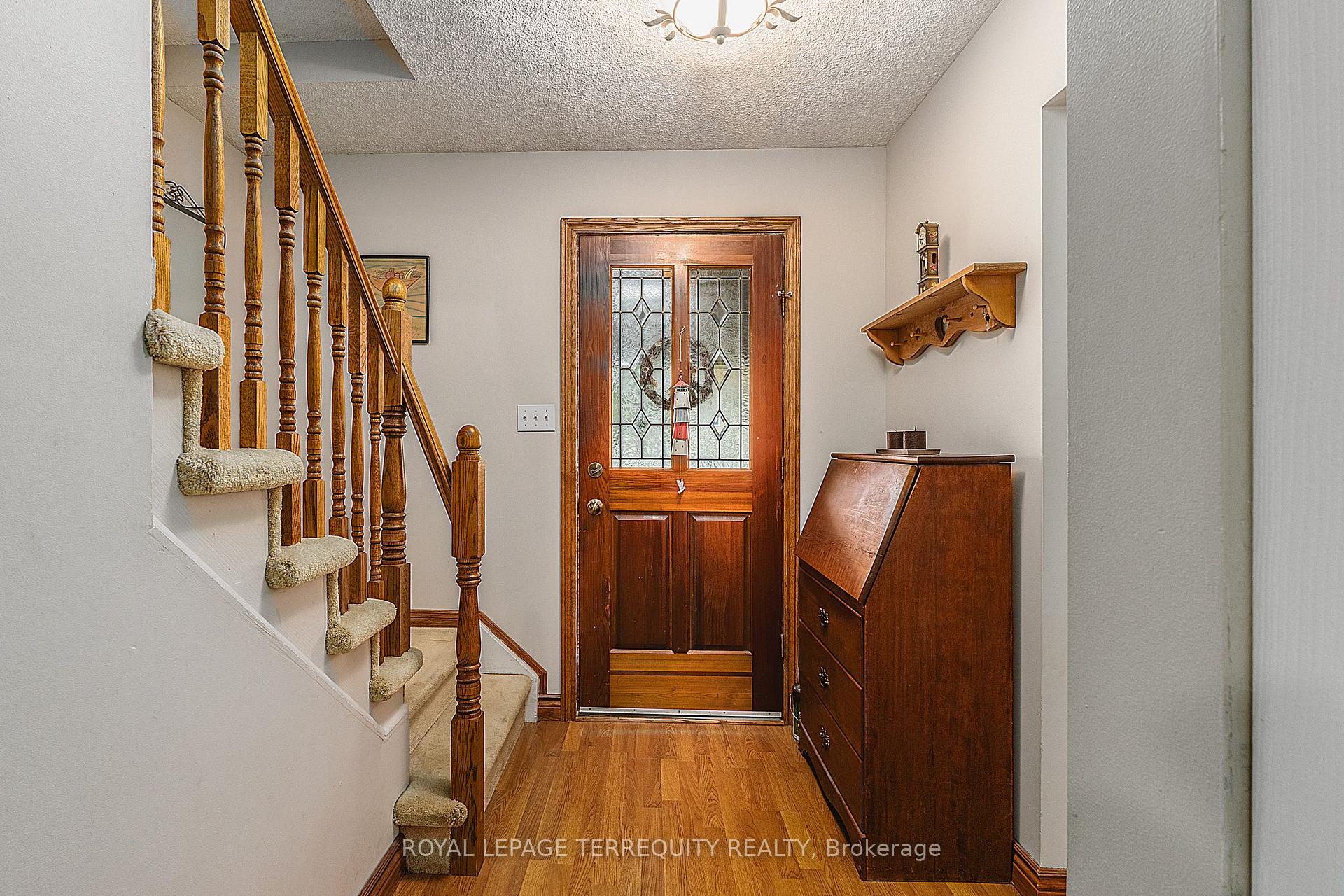 Photo 4 of 1 Wishbone Crescent, Ajax, South East — HOMEH