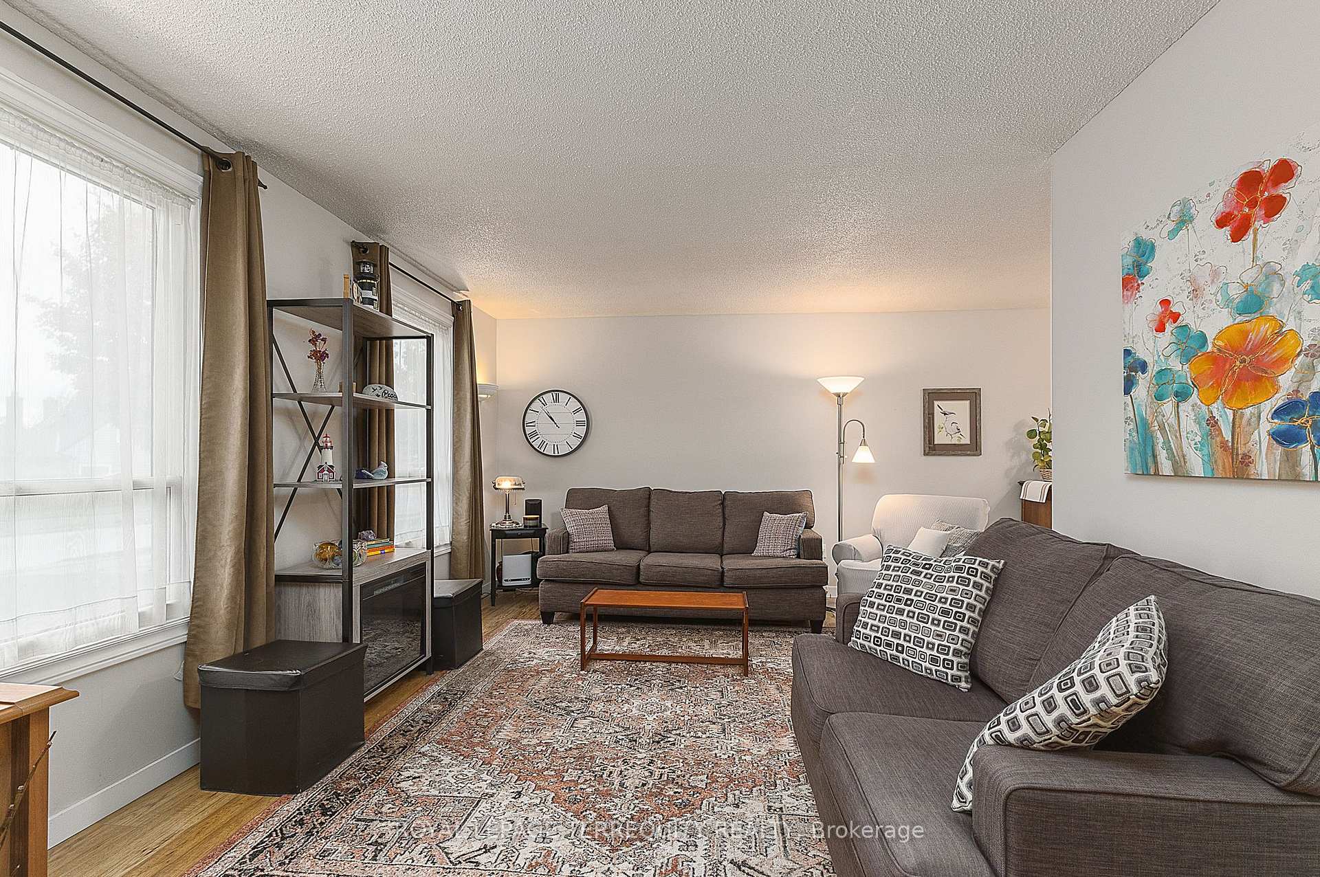 Photo 5 of 1 Wishbone Crescent, Ajax, South East — HOMEH