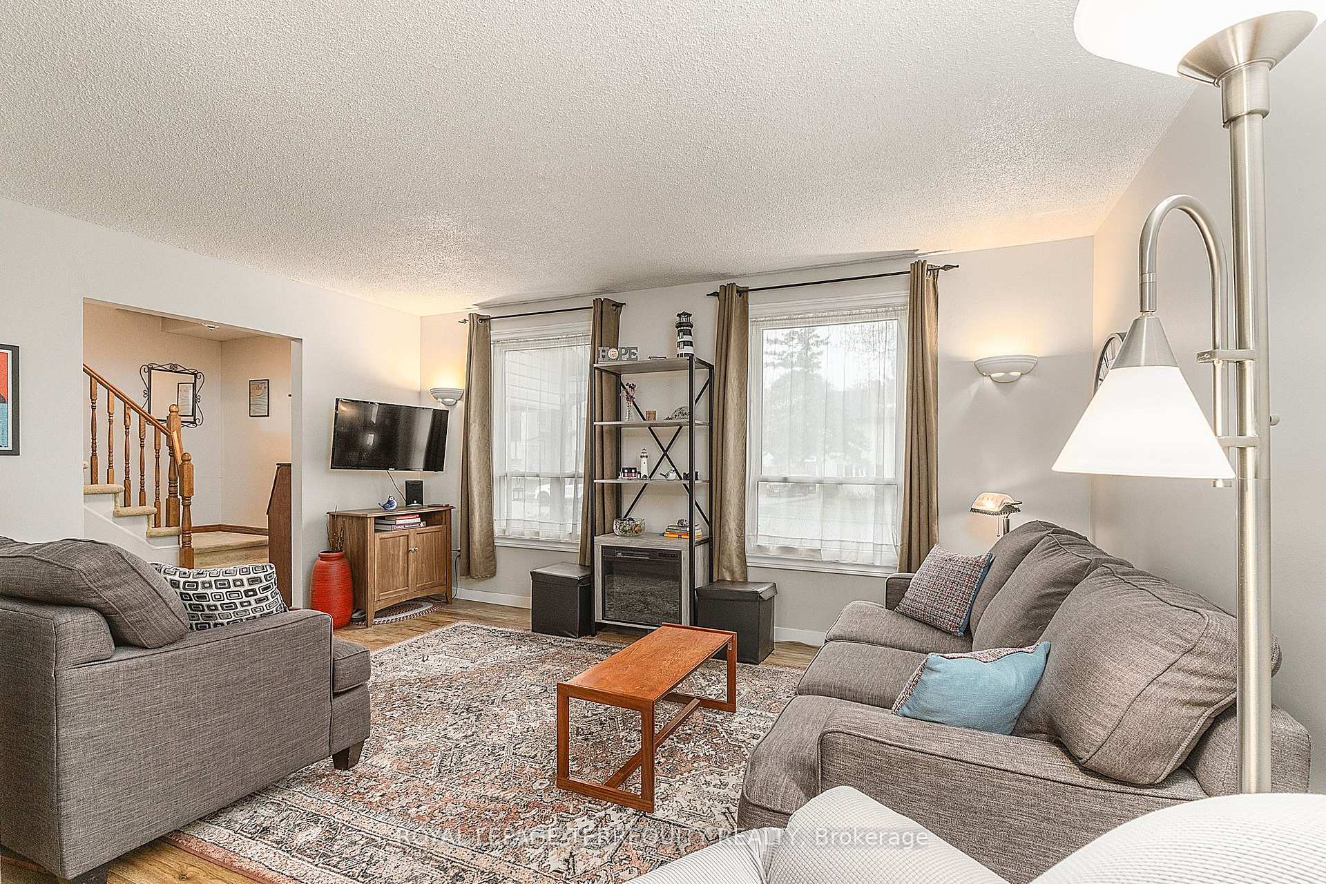 Photo 6 of 1 Wishbone Crescent, Ajax, South East — HOMEH