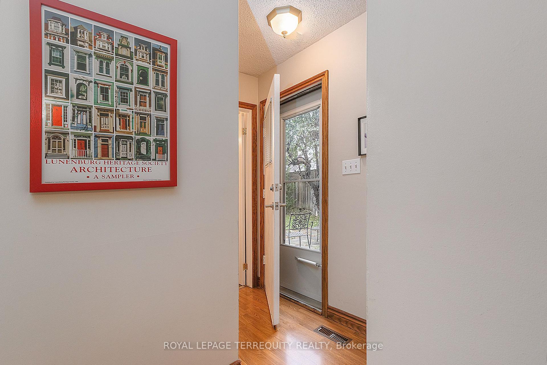 Photo 12 of 1 Wishbone Crescent, Ajax, South East — HOMEH
