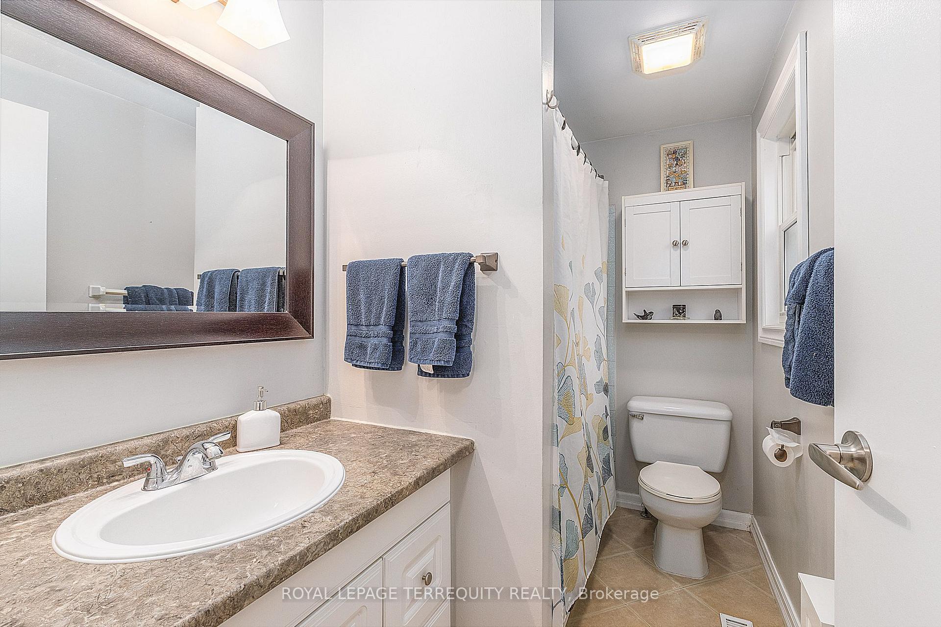 Photo 13 of 1 Wishbone Crescent, Ajax, South East — HOMEH