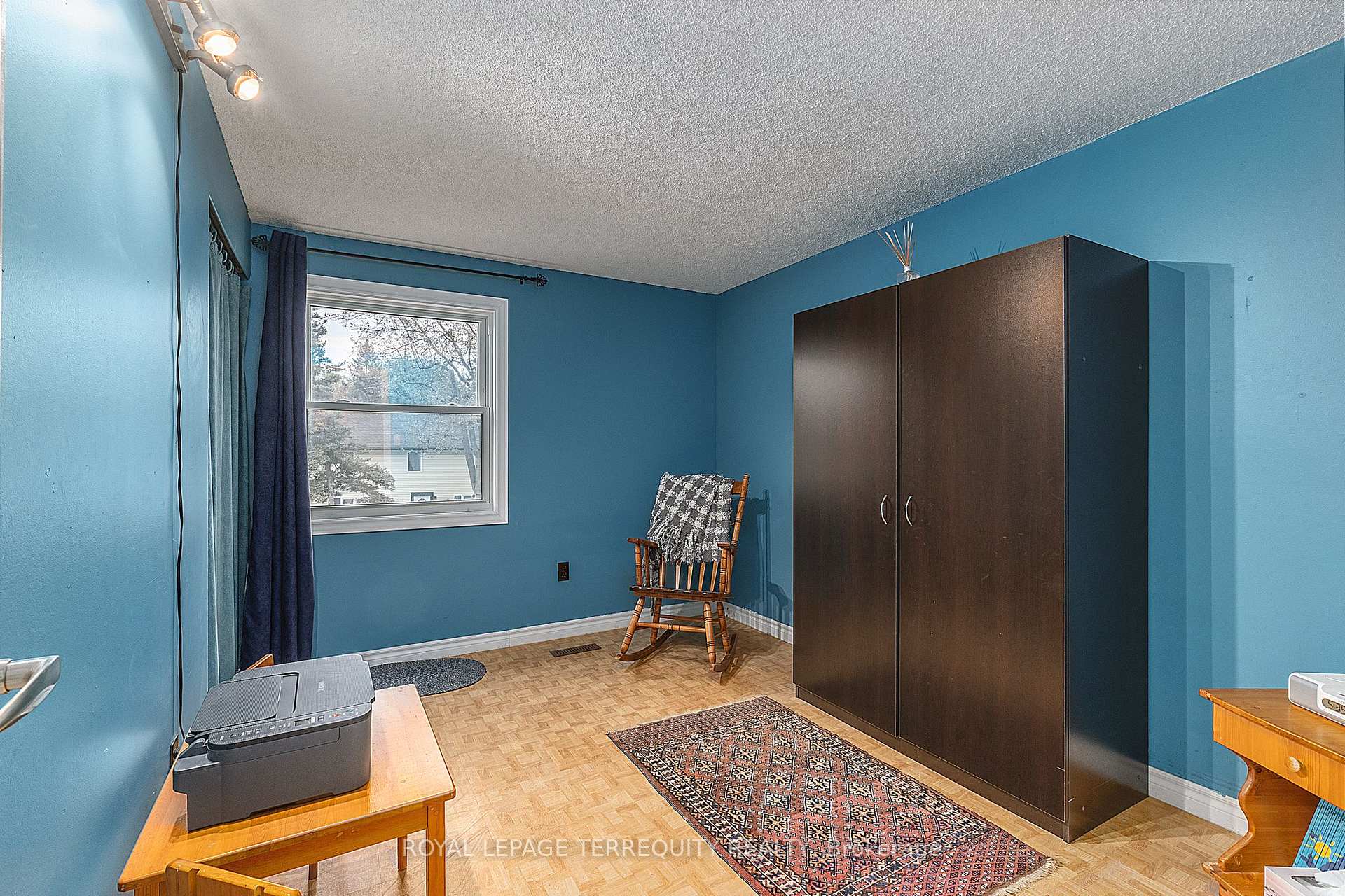 Photo 14 of 1 Wishbone Crescent, Ajax, South East — HOMEH