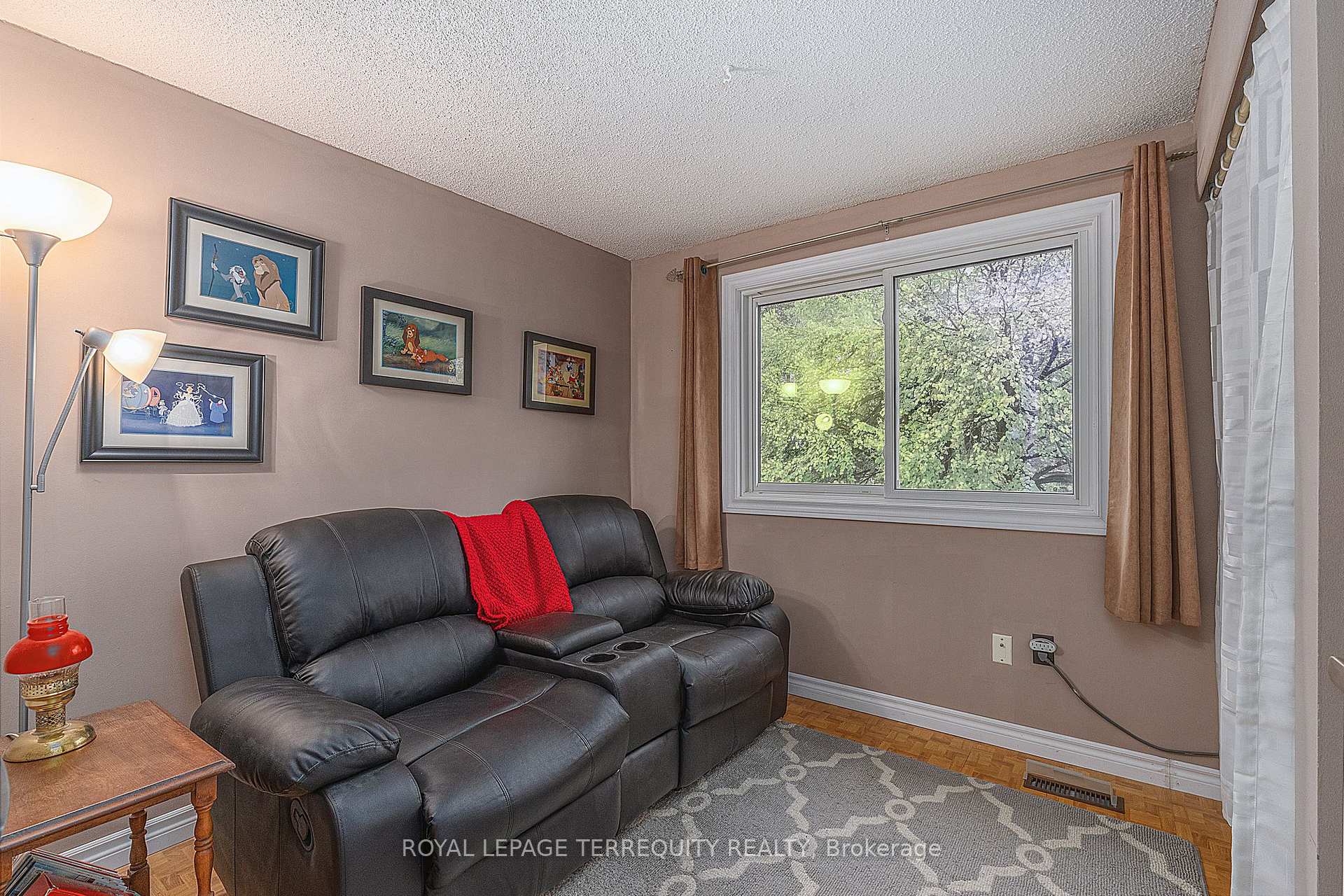 Photo 16 of 1 Wishbone Crescent, Ajax, South East — HOMEH