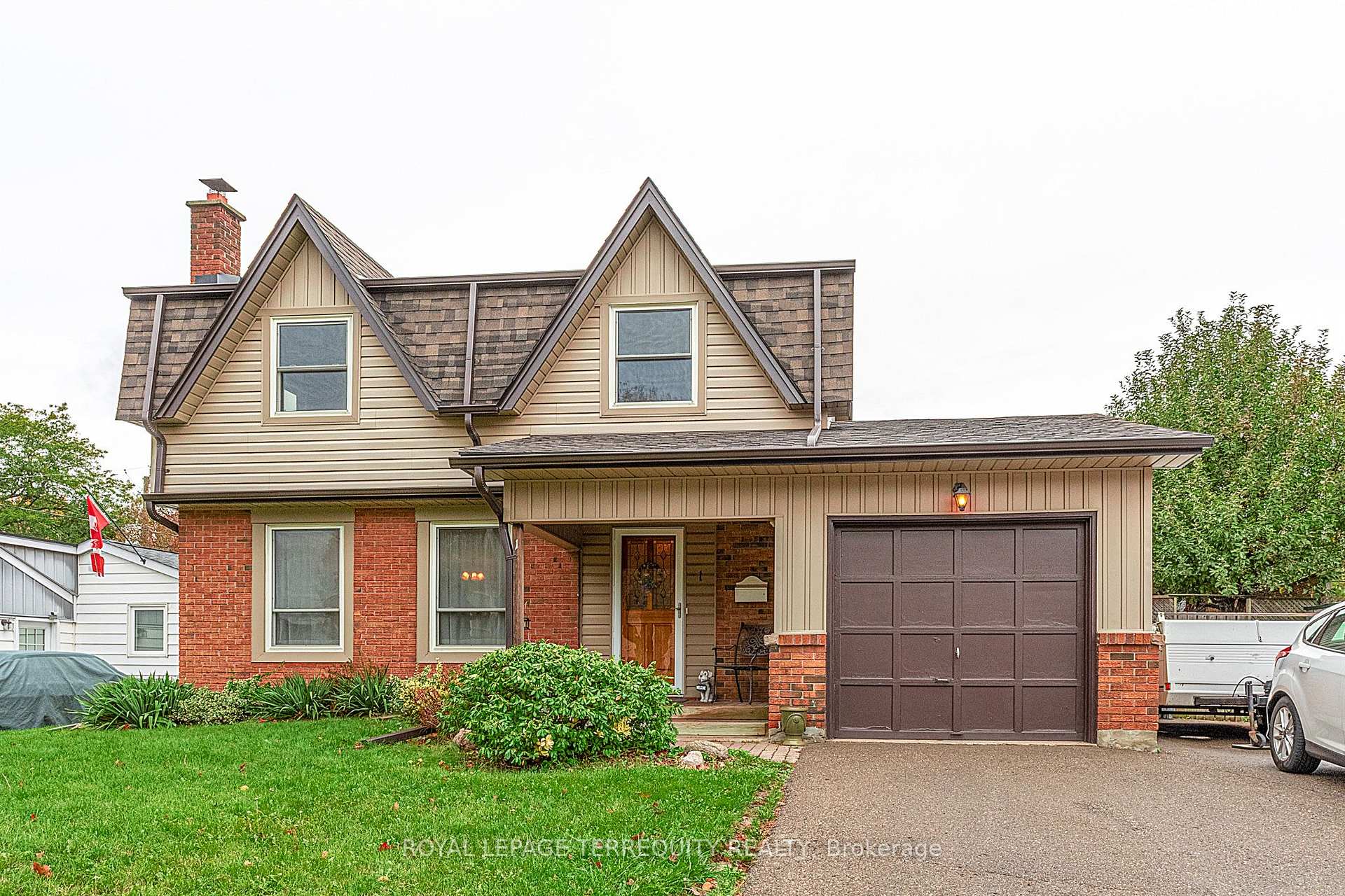 Photo 2 of 1 Wishbone Crescent, Ajax, South East — HOMEH