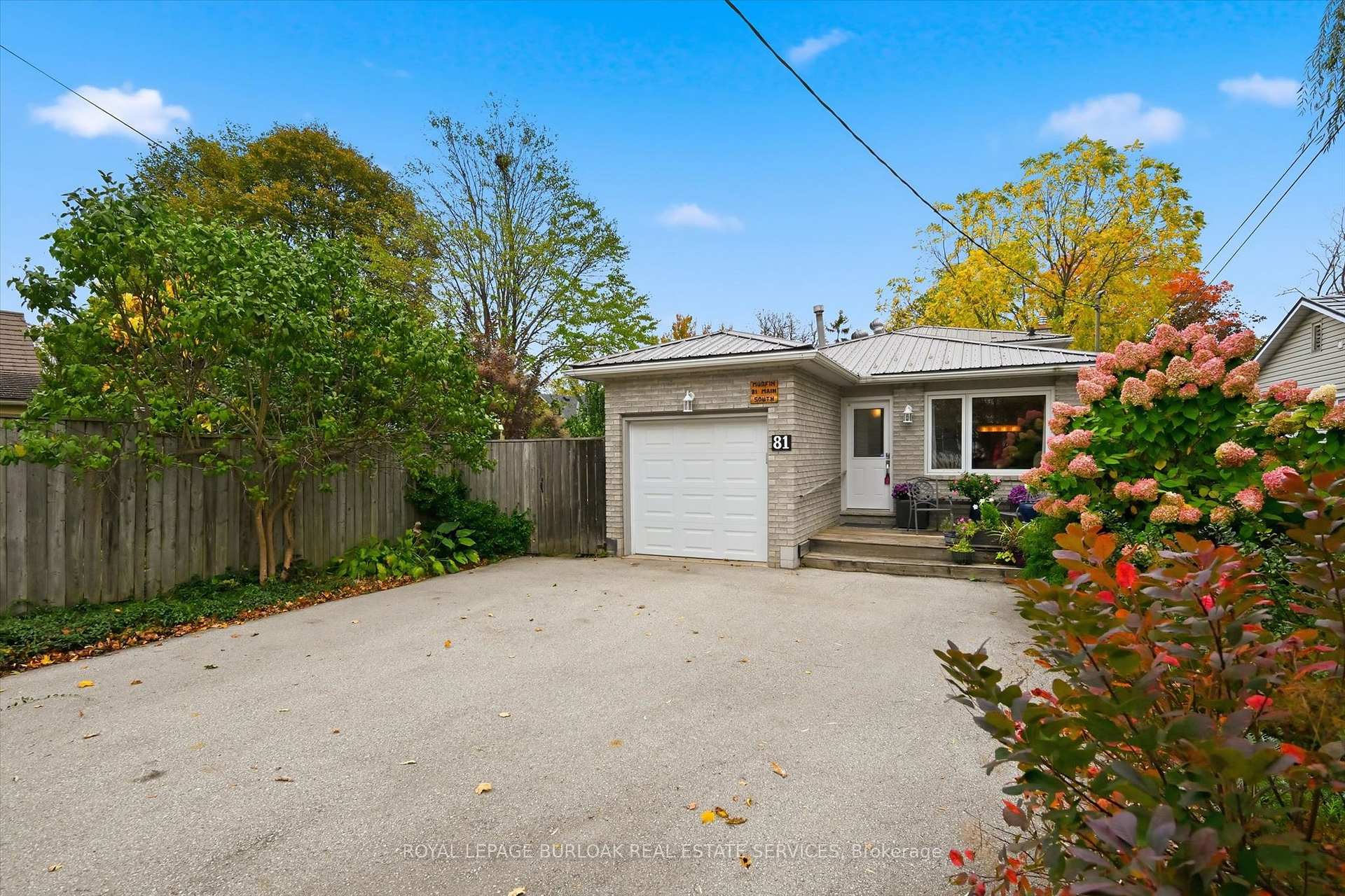 Photo 5 of 81 Main Street S, Hamilton, Waterdown — HOMEH
