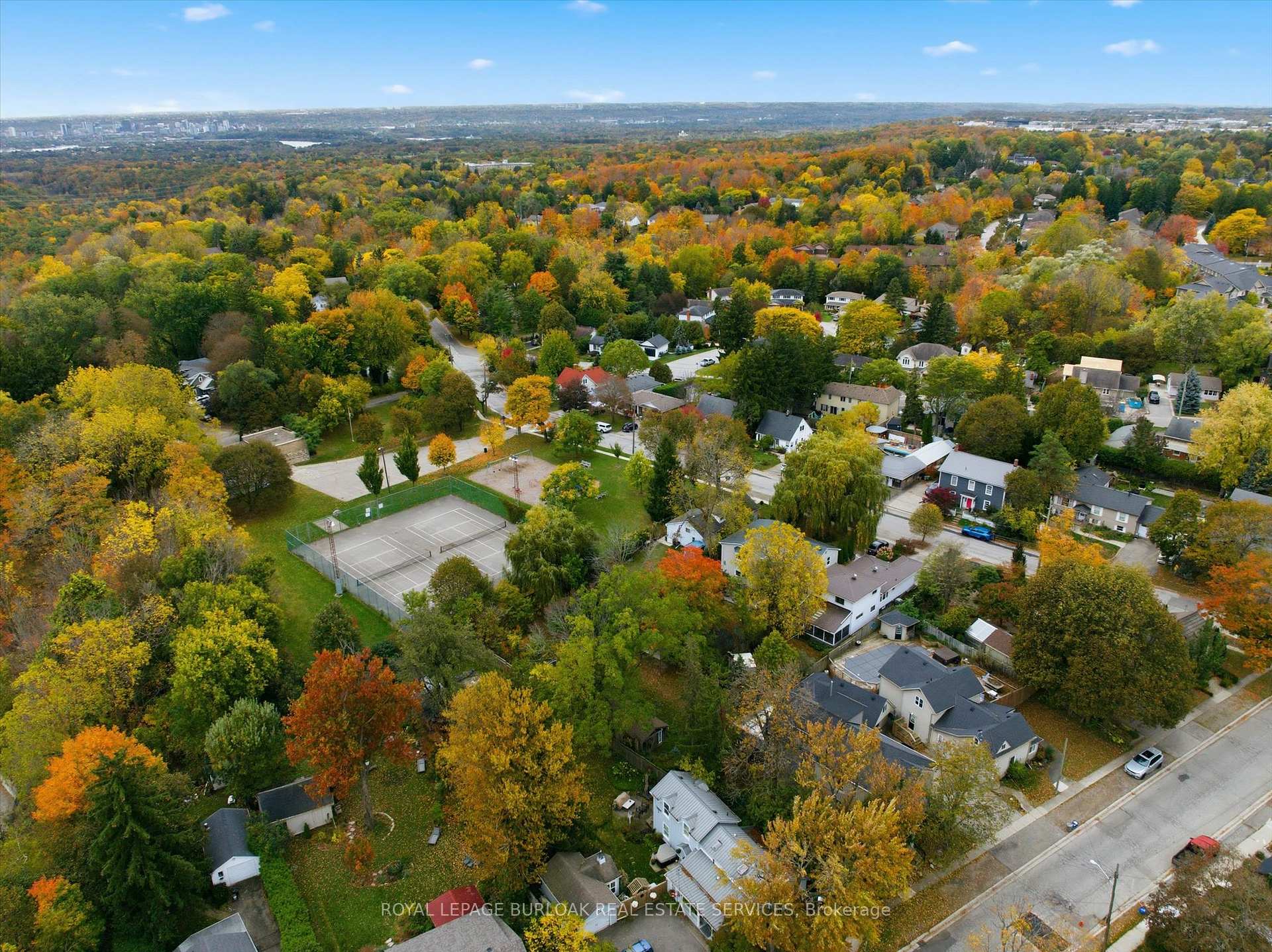 Photo 44 of 81 Main Street S, Hamilton, Waterdown — HOMEH