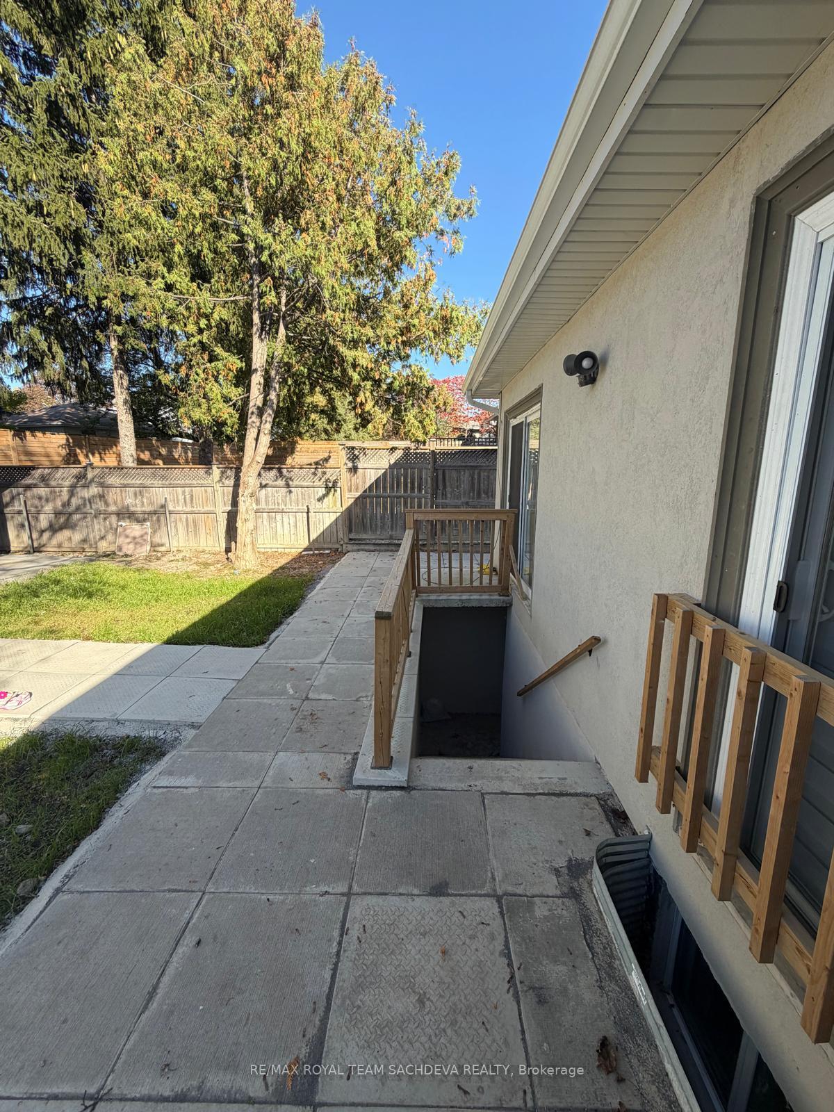 Photo 4 of Unit Lower, 14 Fluellen Drive, Scarborough, L'Amoreaux — HOMEH