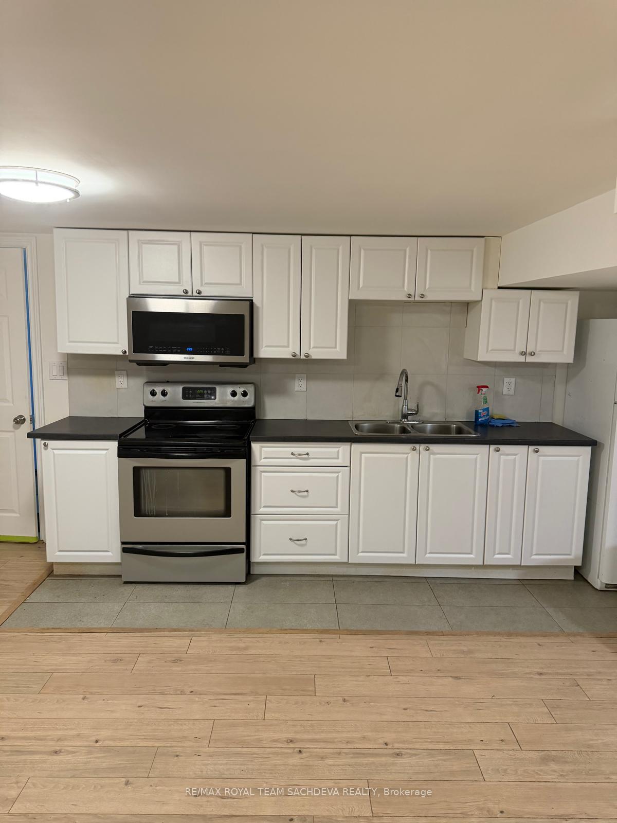 Photo 5 of Unit Lower, 14 Fluellen Drive, Scarborough, L'Amoreaux — HOMEH