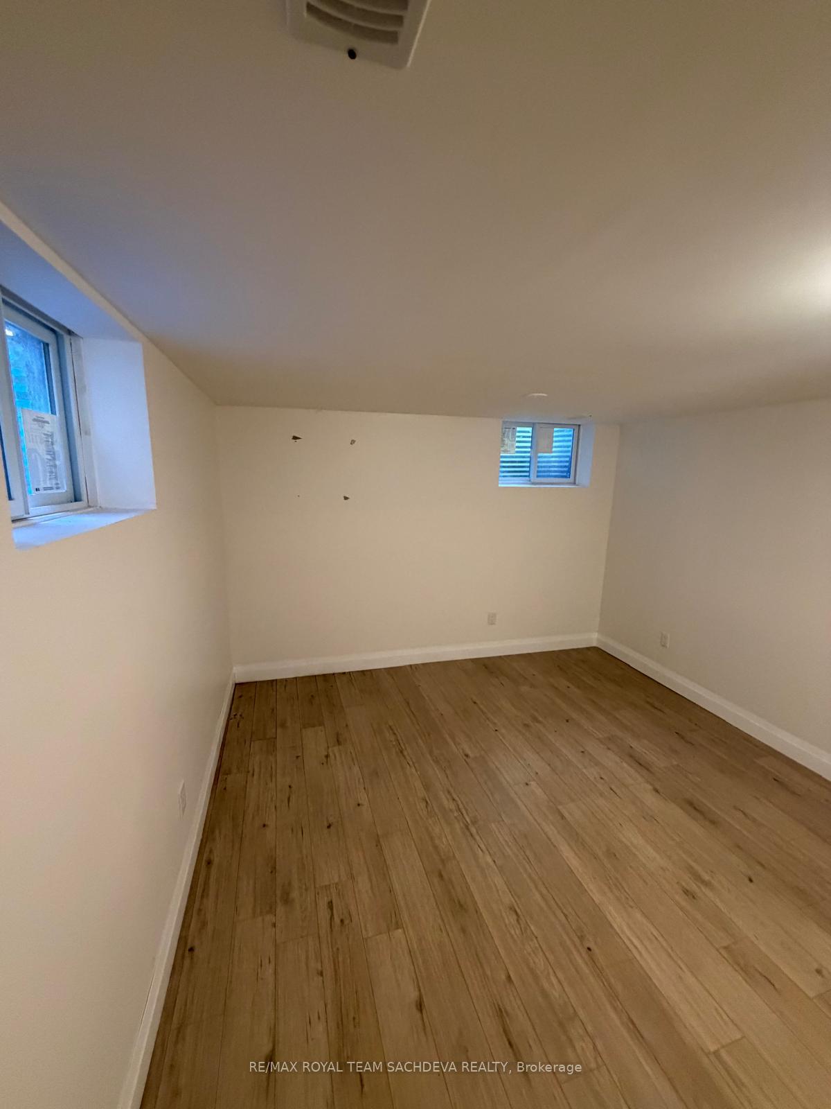 Photo 8 of Unit Lower, 14 Fluellen Drive, Scarborough, L'Amoreaux — HOMEH