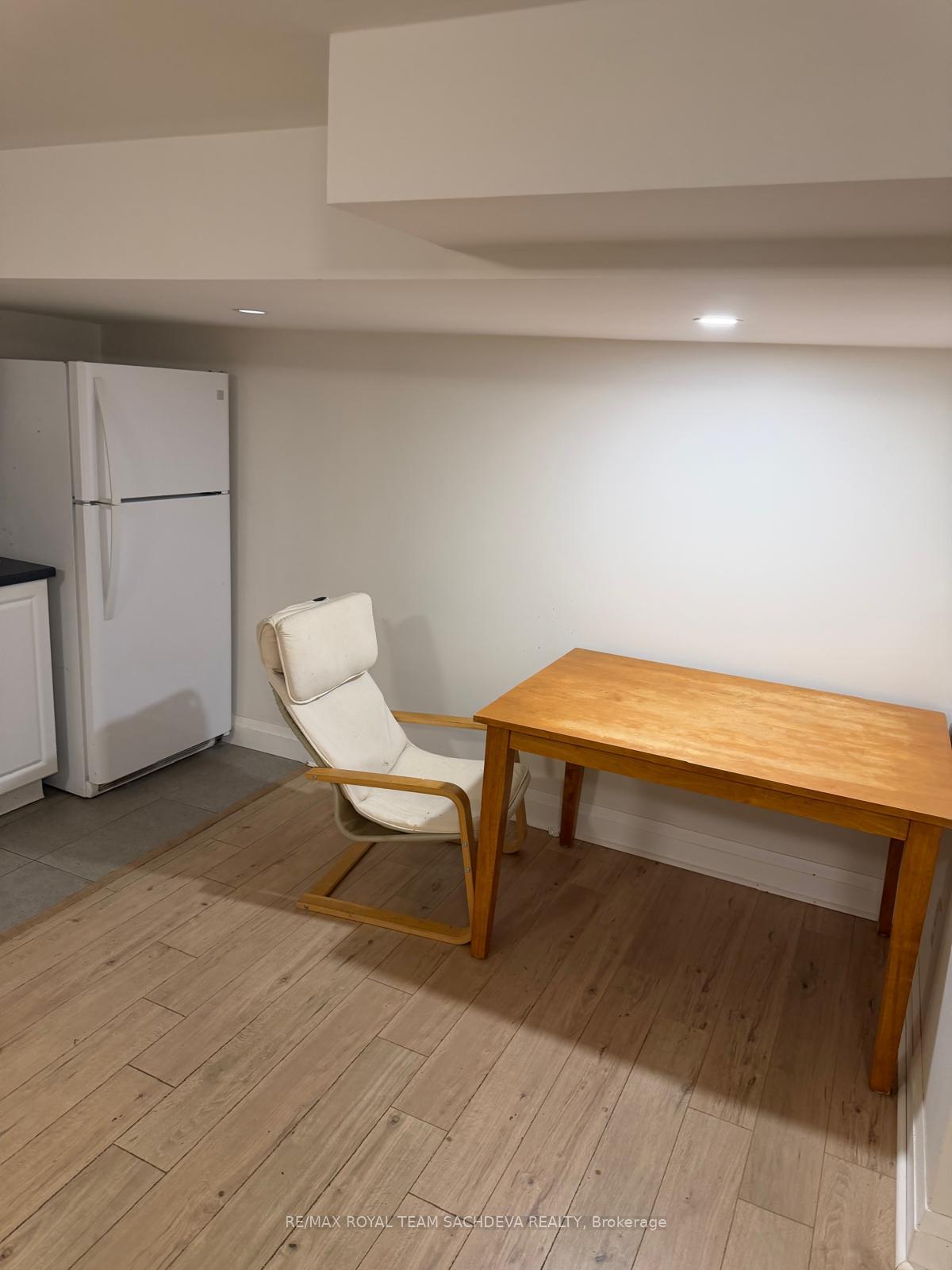 Photo 11 of Unit Lower, 14 Fluellen Drive, Scarborough, L'Amoreaux — HOMEH
