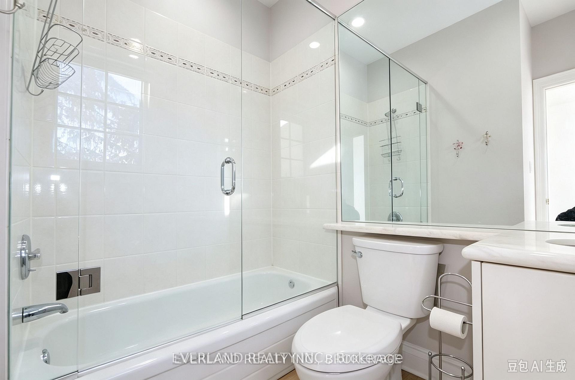 Photo 17 of 472 Spring Gate Boulevard, Vaughan, Crestwood-Springfarm-Yorkhill — HOMEH