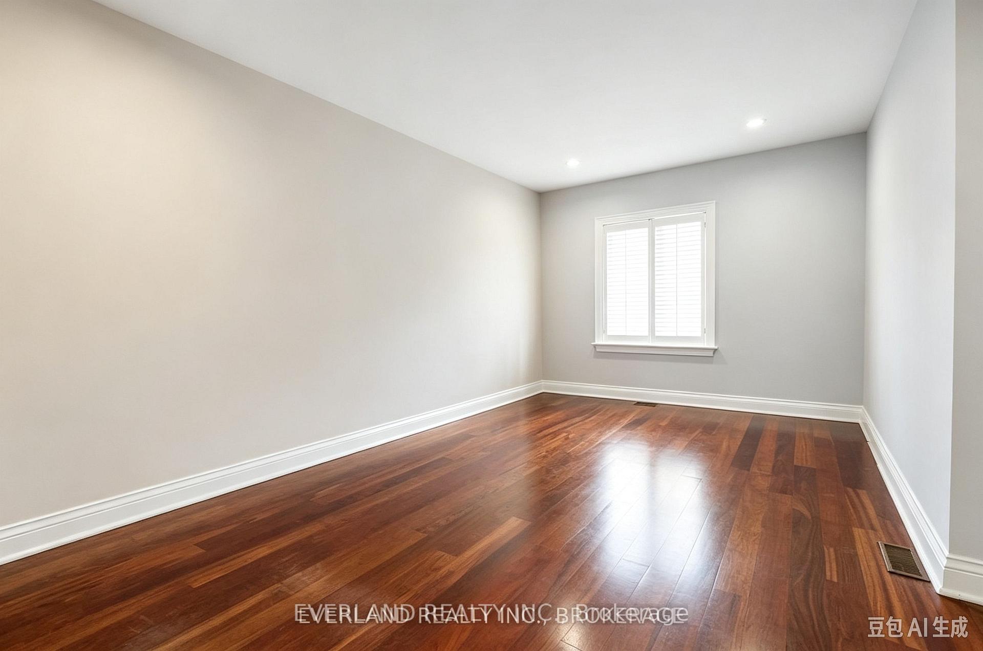 Photo 21 of 472 Spring Gate Boulevard, Vaughan, Crestwood-Springfarm-Yorkhill — HOMEH